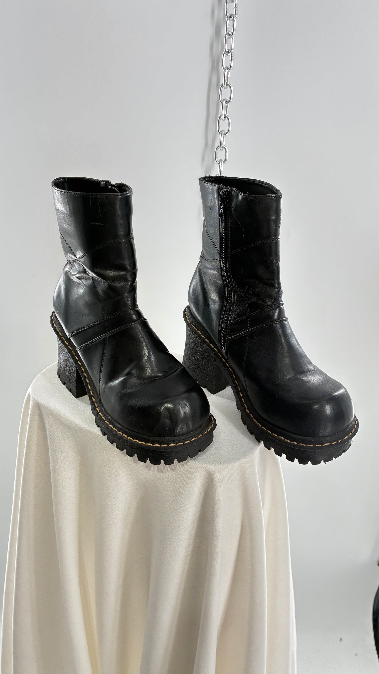 Vintage ROUTE 66 Black Chunky Heel Round Toe Boot (8.5)