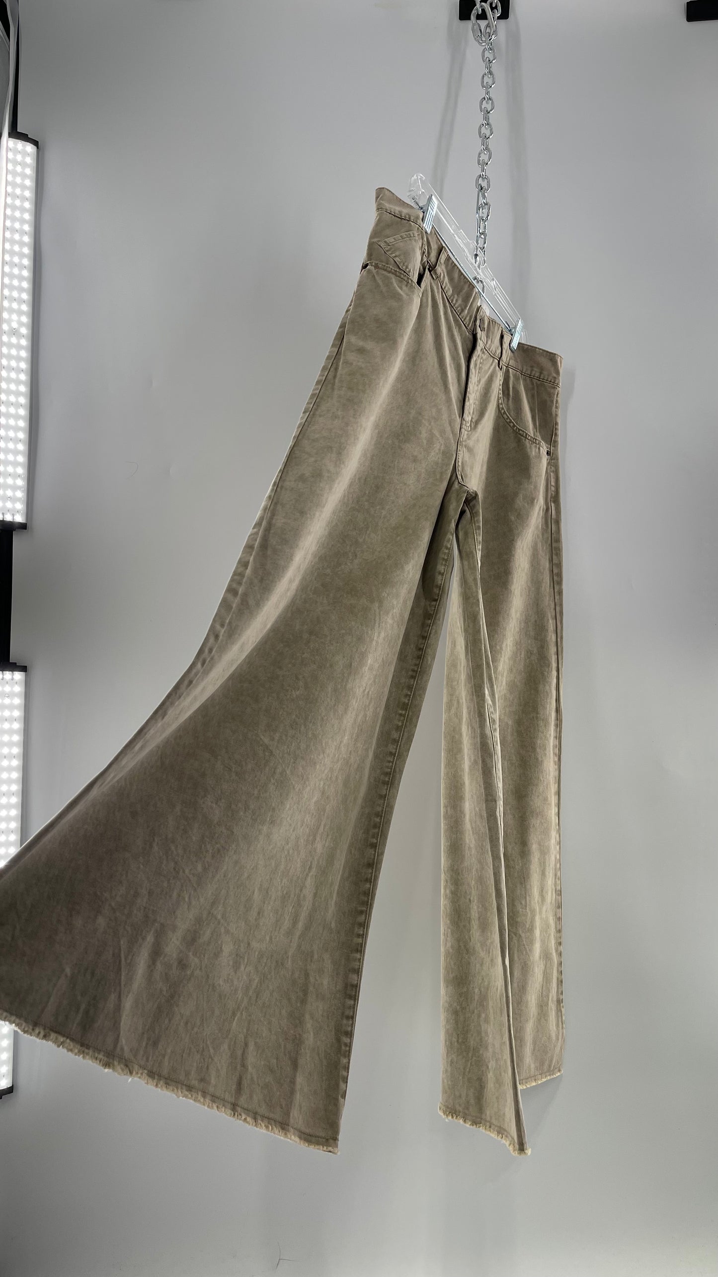 BDG Tan Ultra Wide Leg Acid Wash Jeans with Raw Edge Hem (32)