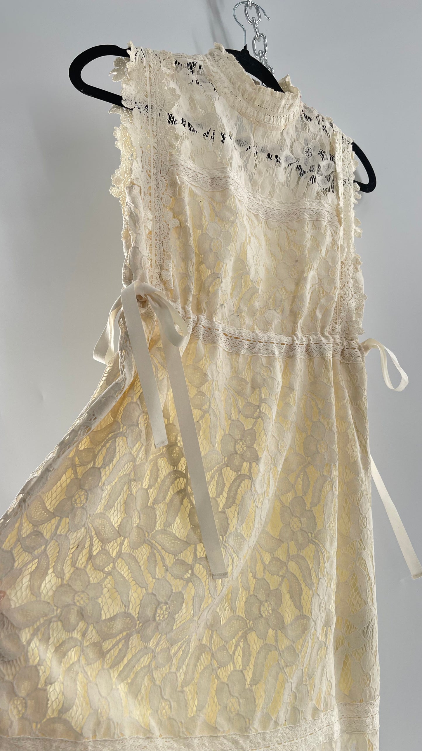 Eri + Ali Anthropologie Velvet Lace MIDI Dress with High Neckline and Side Bow Ties(XS)