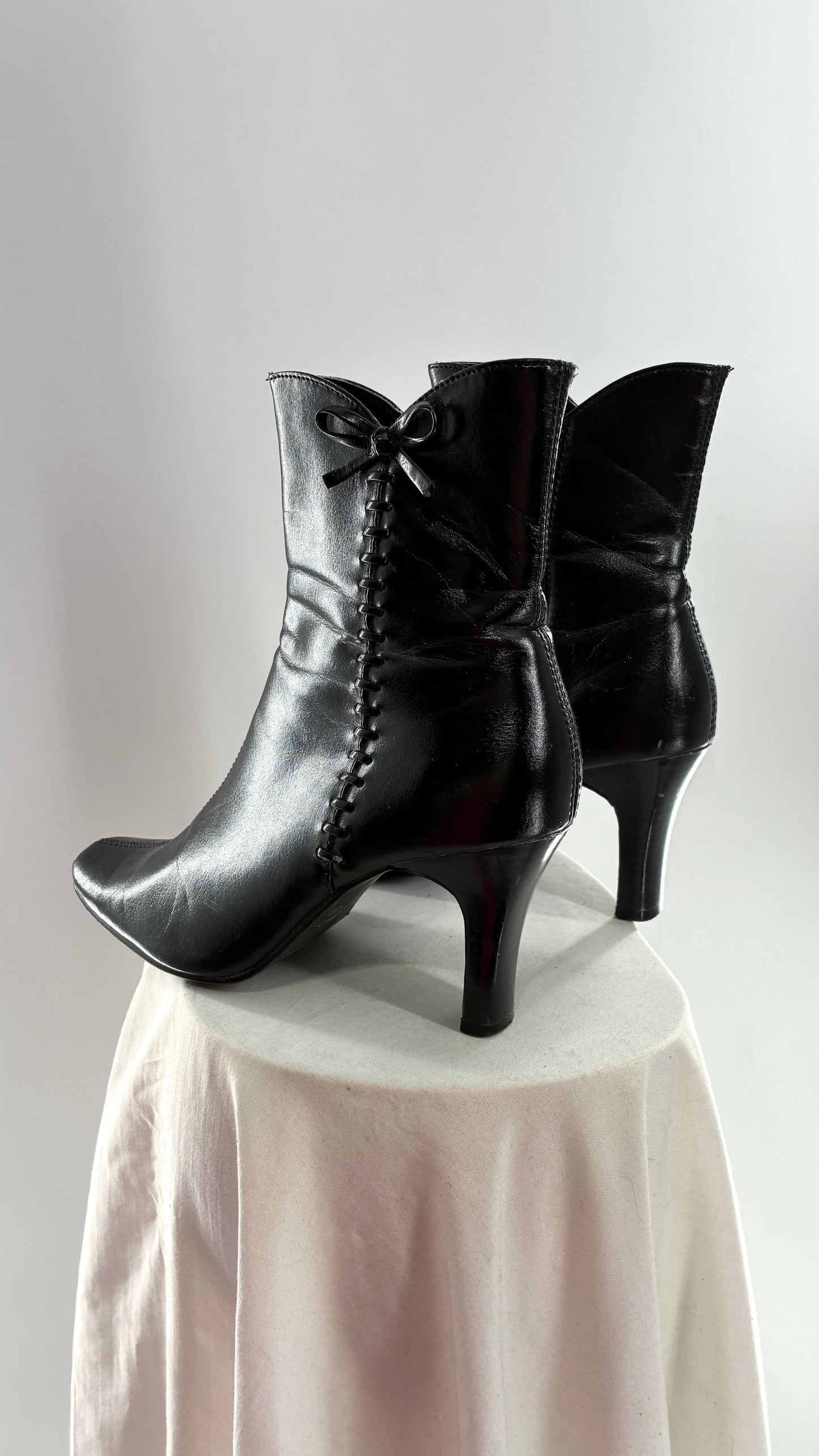 Vintage EXPRESSIONS Black Square Toe Kitten Heel Boots with Lace Up, Bow Side Details (8)