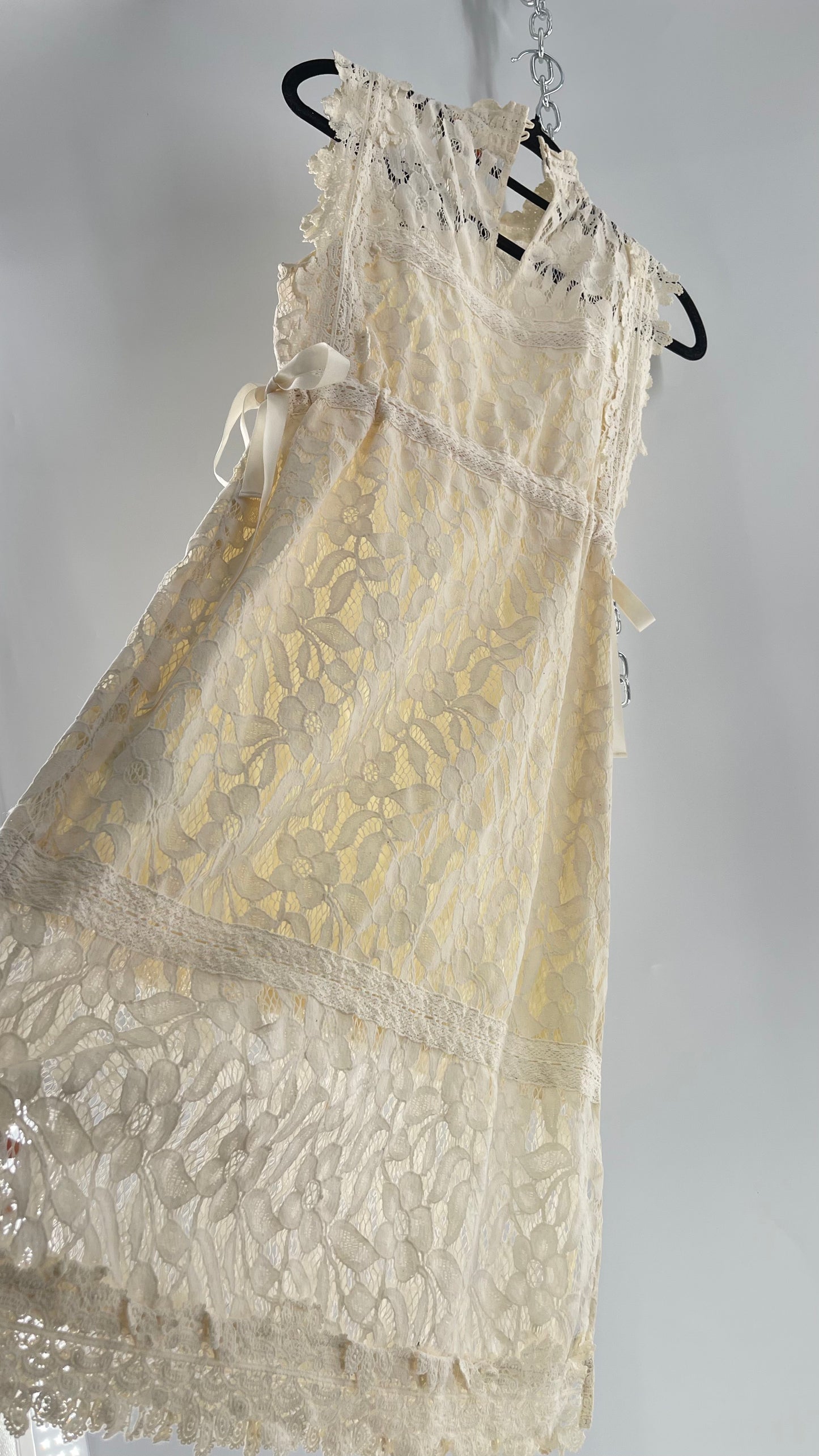 Eri + Ali Anthropologie Velvet Lace MIDI Dress with High Neckline and Side Bow Ties(XS)