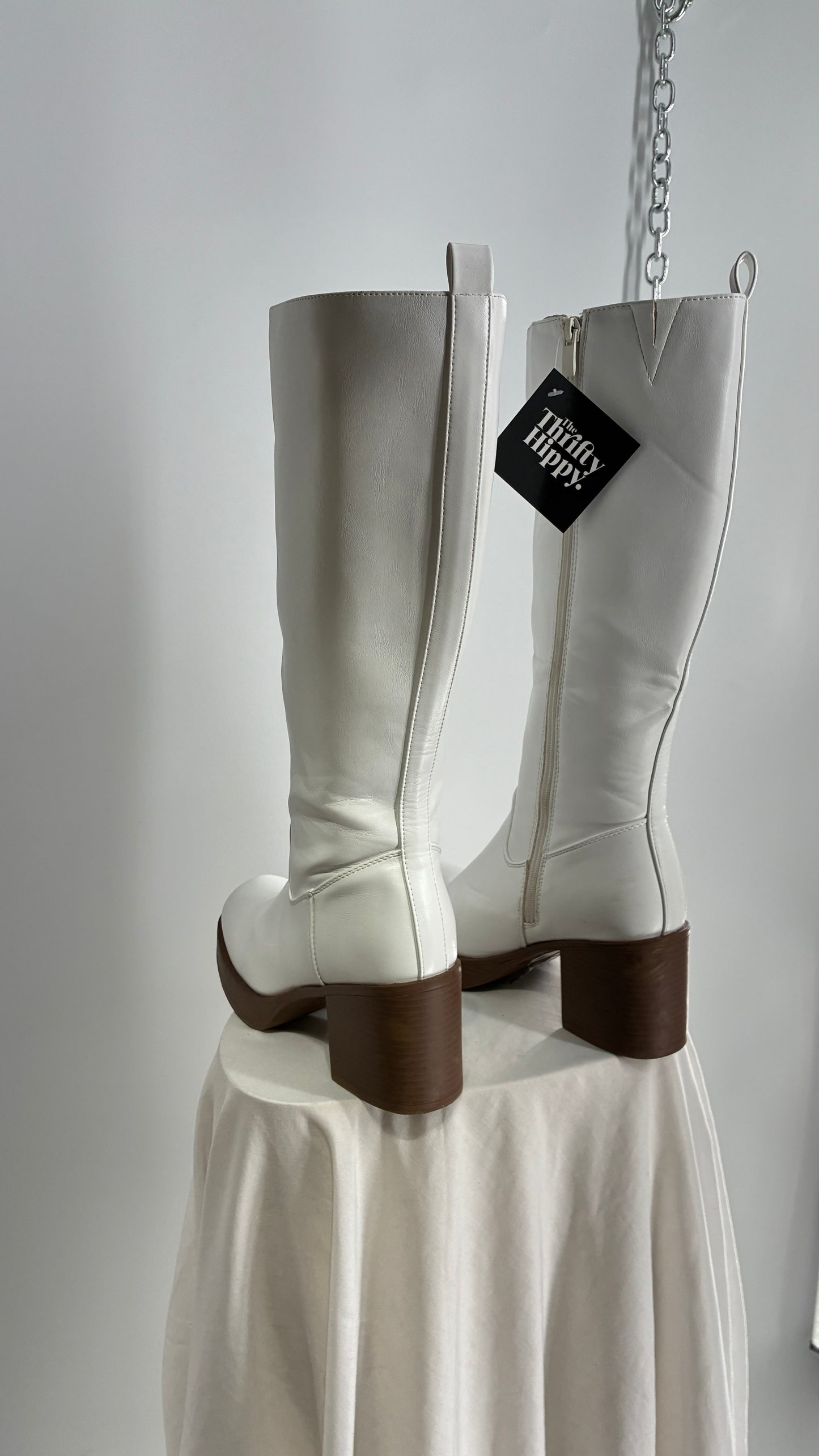 Vintage TOP MODA White Knee High GoGo Boots with Chunky Heel (7.5)