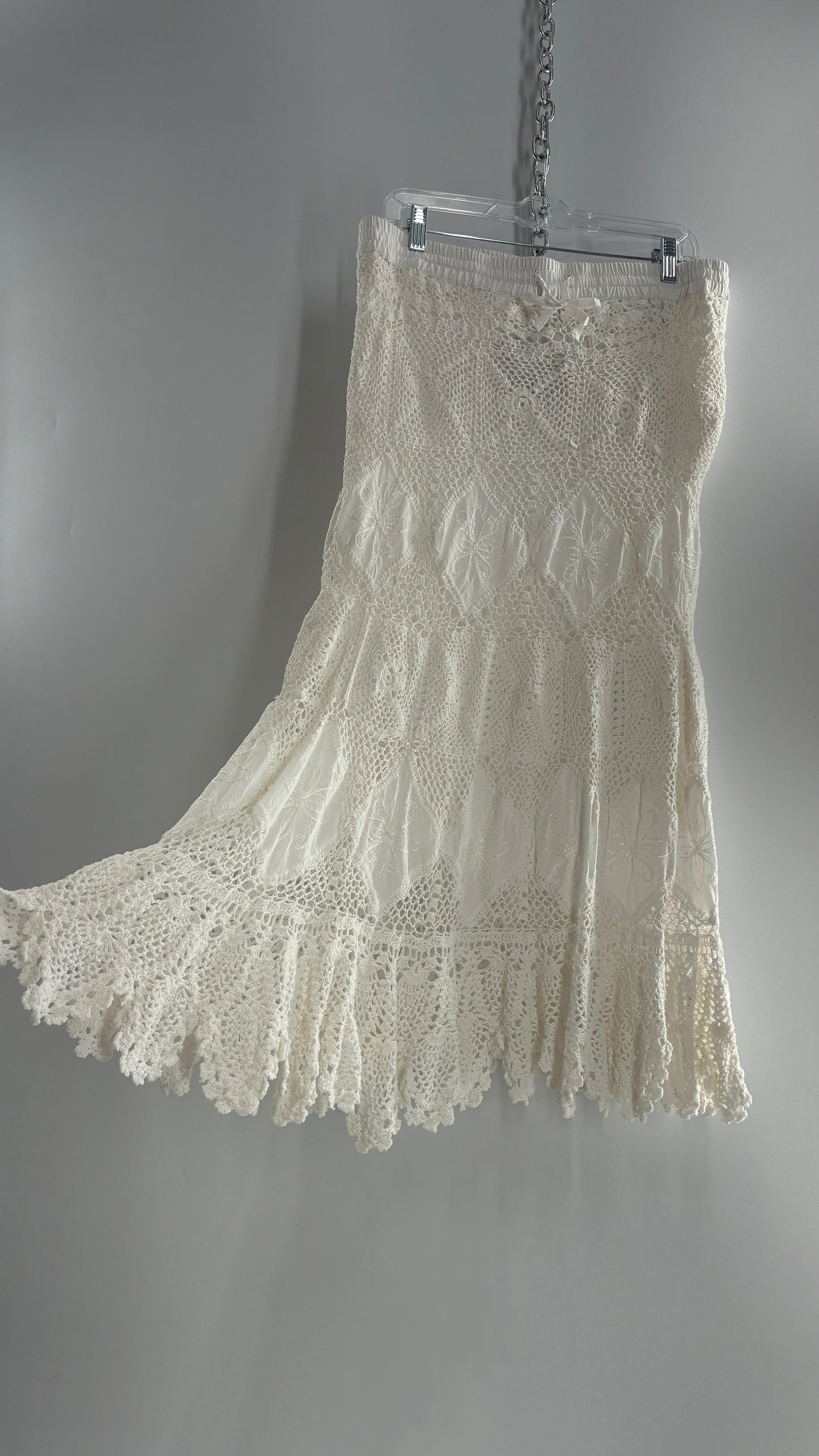 Vintage Full Length White Crochet and Appliqué Skirt (Petite Medium)