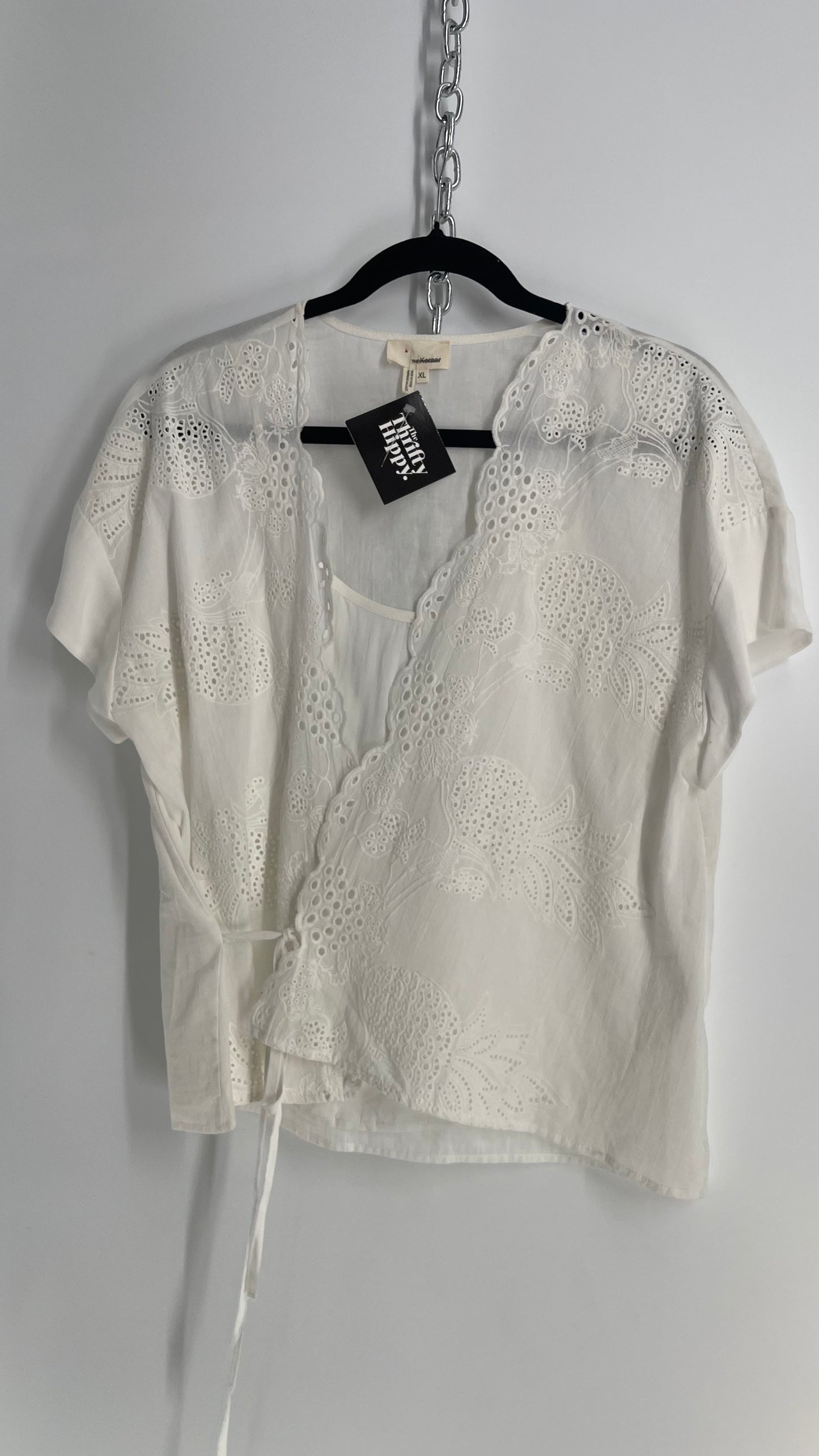 Anthropologie The Korner White Top with Eyelet Lace Scalloped Details (XL)
