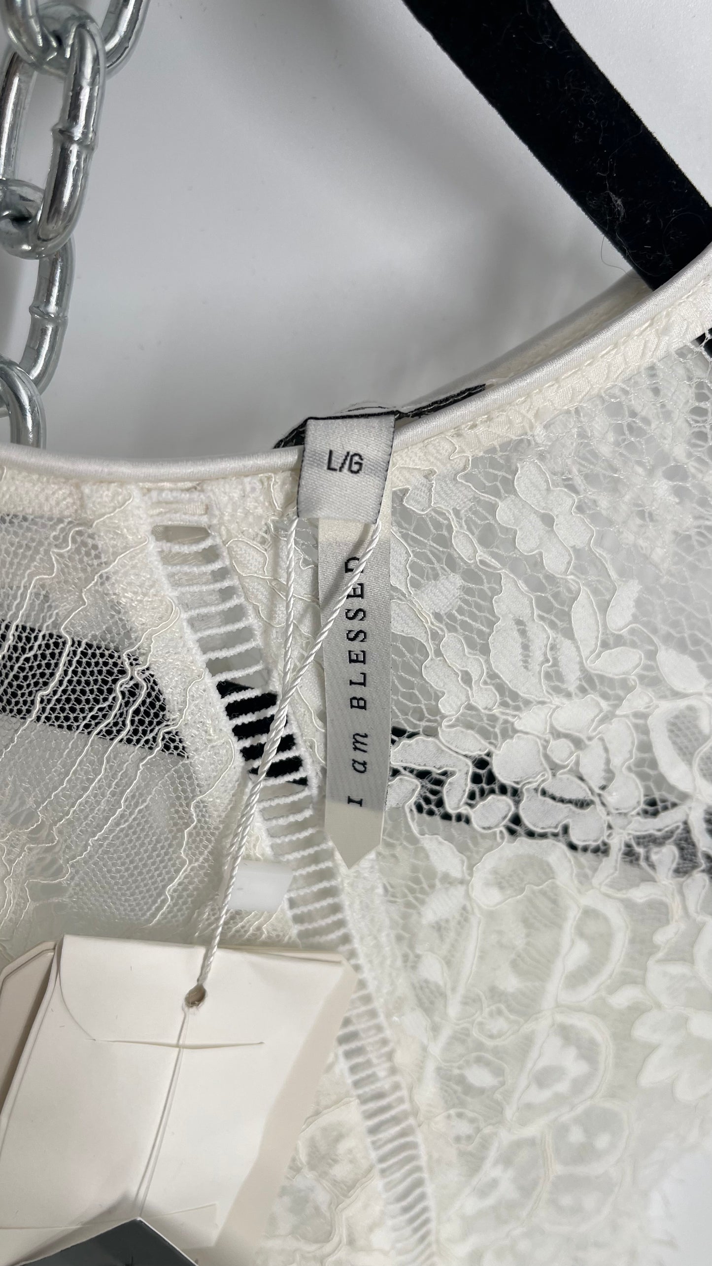 Catherine Deane ITÁLIA White Lace Button Back Short Sleeve Topper Covered in Beading with Tags Attached (Large)
