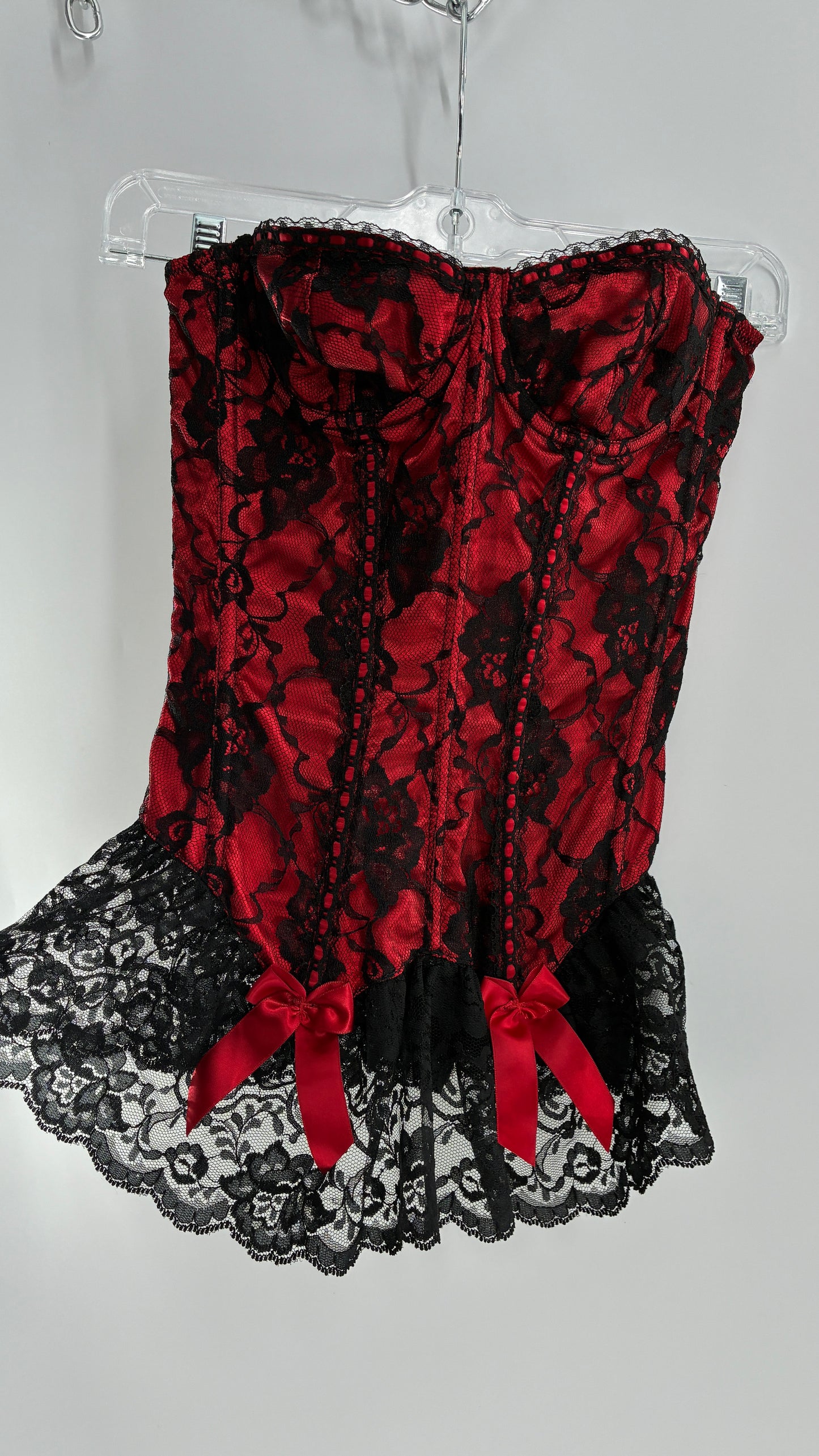 Vintage Frederick’s of Hollywood Red Black lace Overlay Corset with Bows and Ribbon Detailing (32)