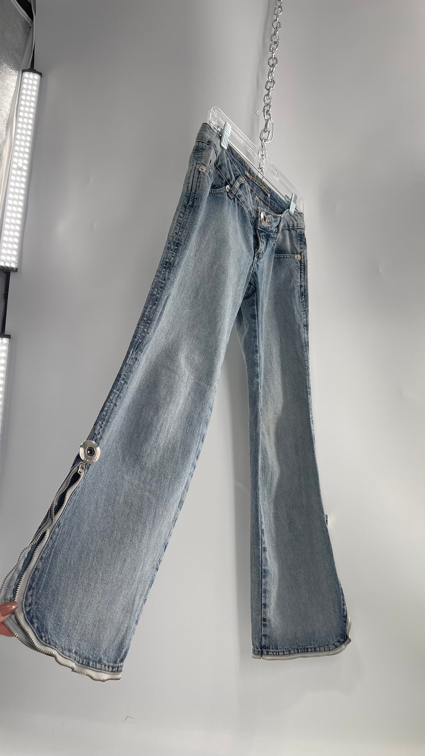 Vintage New Trips Light Wash Kick Flare Jeans with Zipper Hem Detail, V Waistline and Oversized Metal Buttons (40)