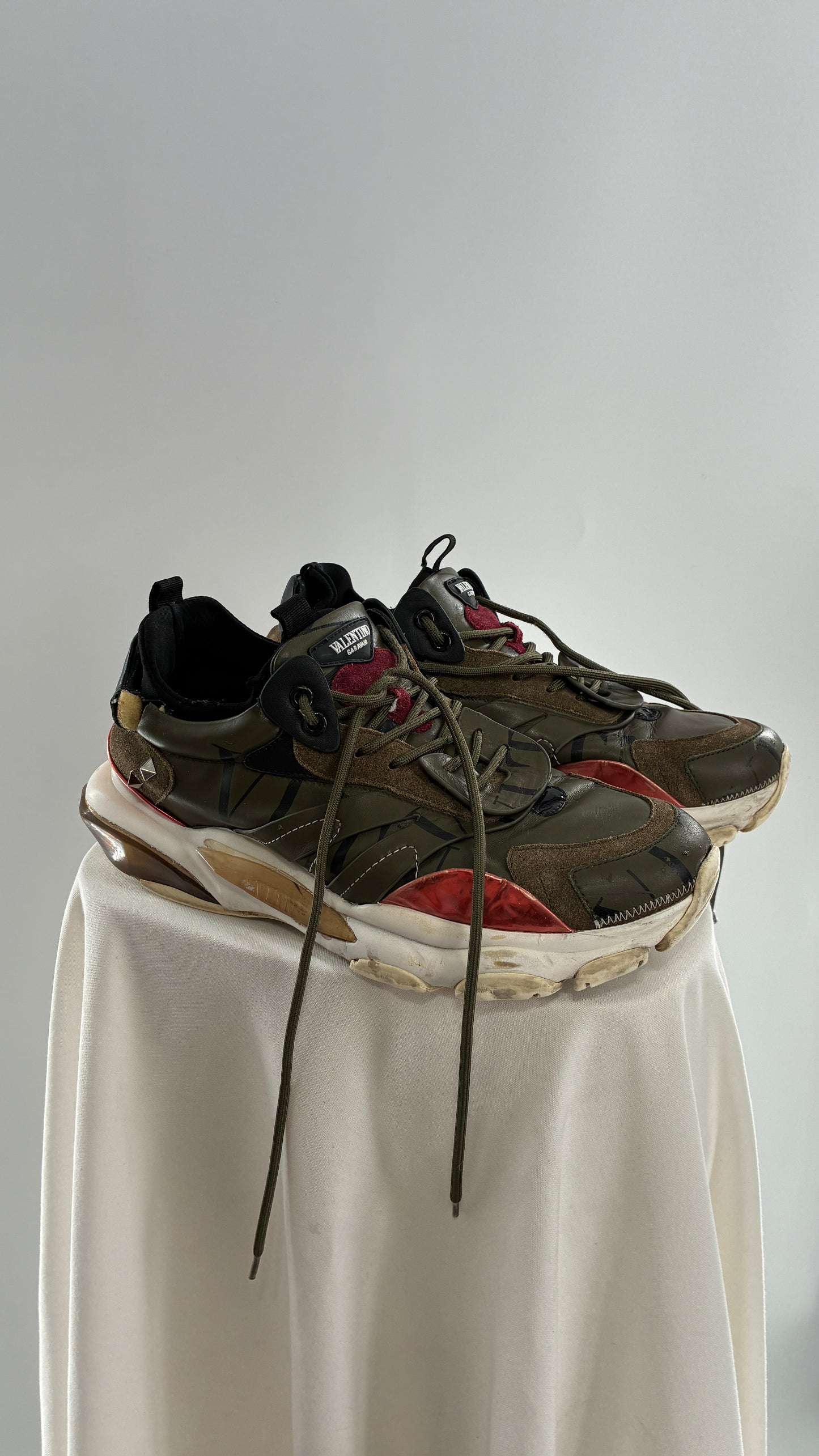 VALENTINO Garavani Distressed Bounce Sneakers (42)