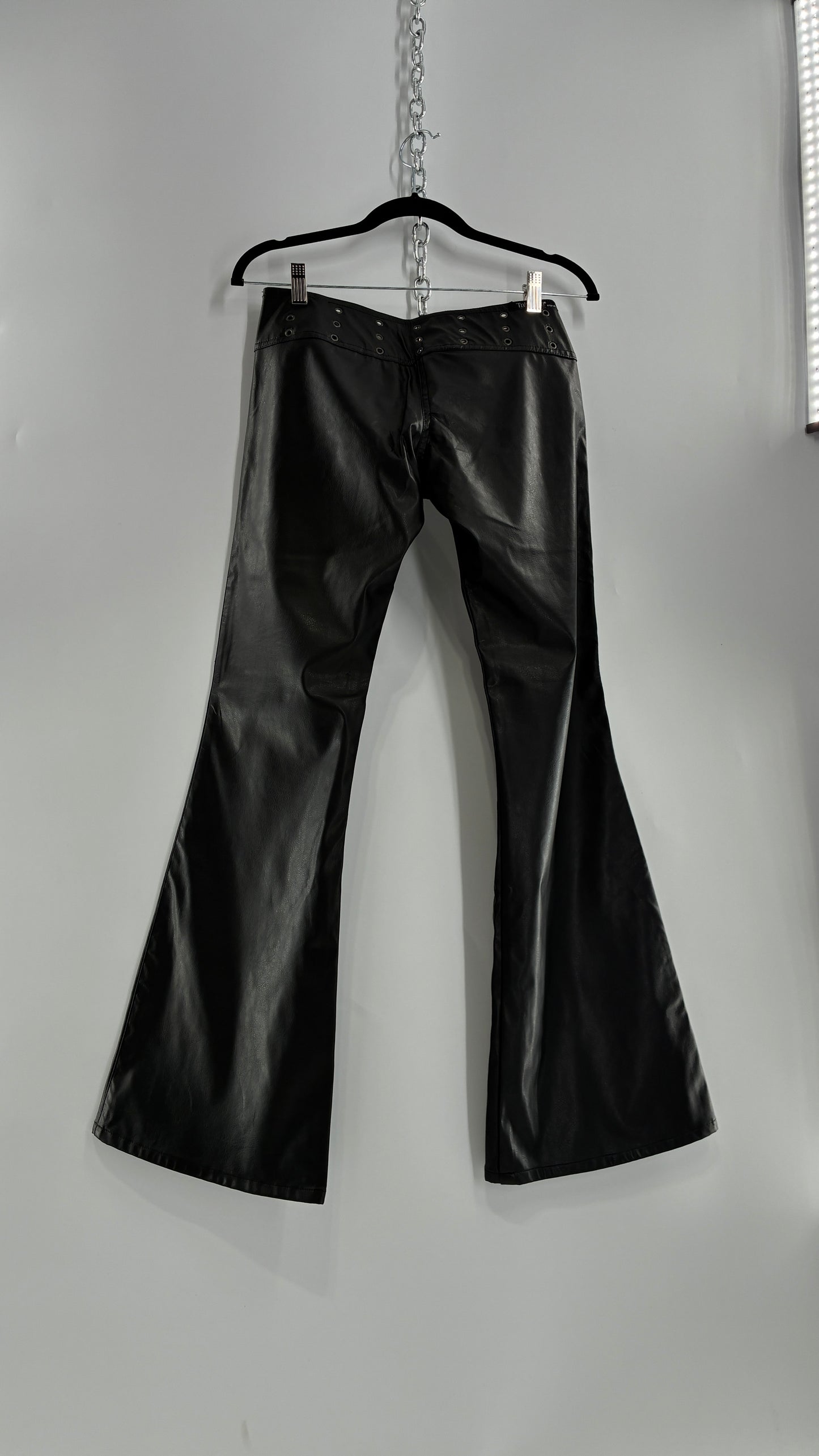 Vintage Toba&Co Tobacco Faux Leather Low Rise Zip Front Kick Flares with Wide Grommet Covered Bronze Circle Buckle Belt (S)