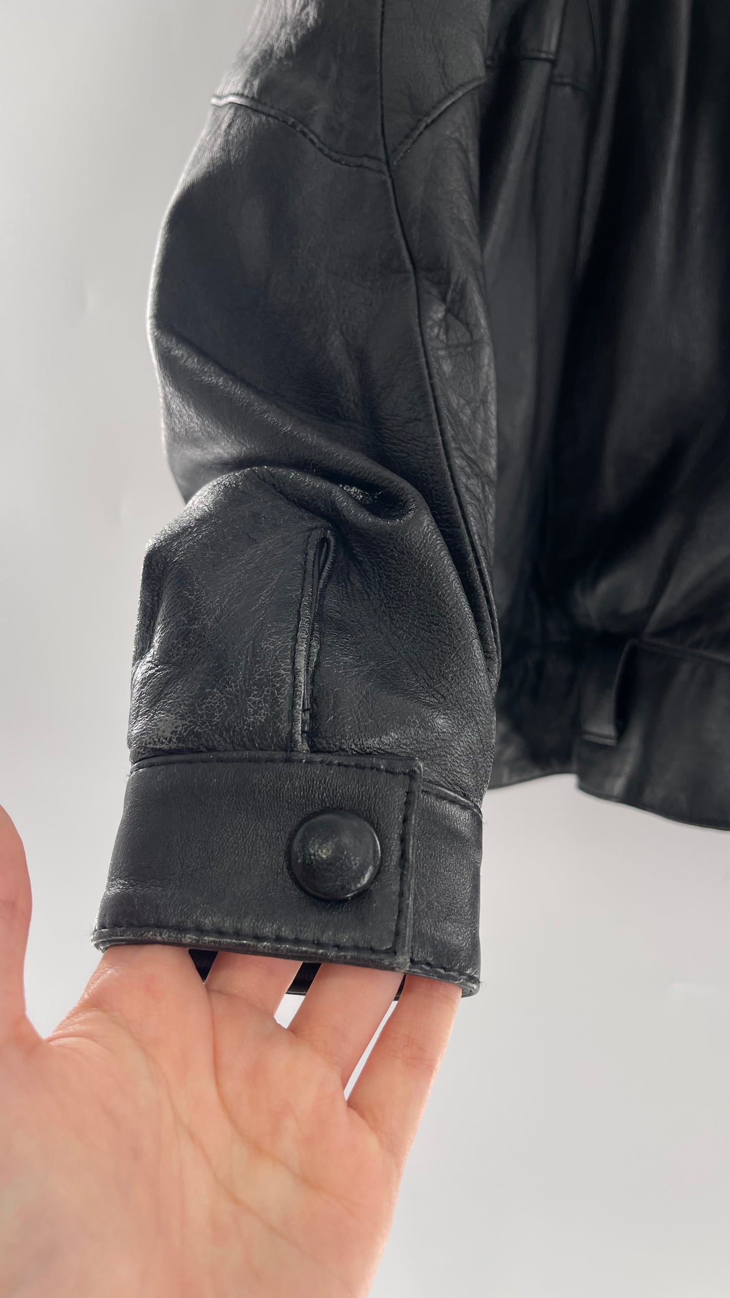 Vintage Black Leather Cropped Motorcycle Jacket (Medium)
