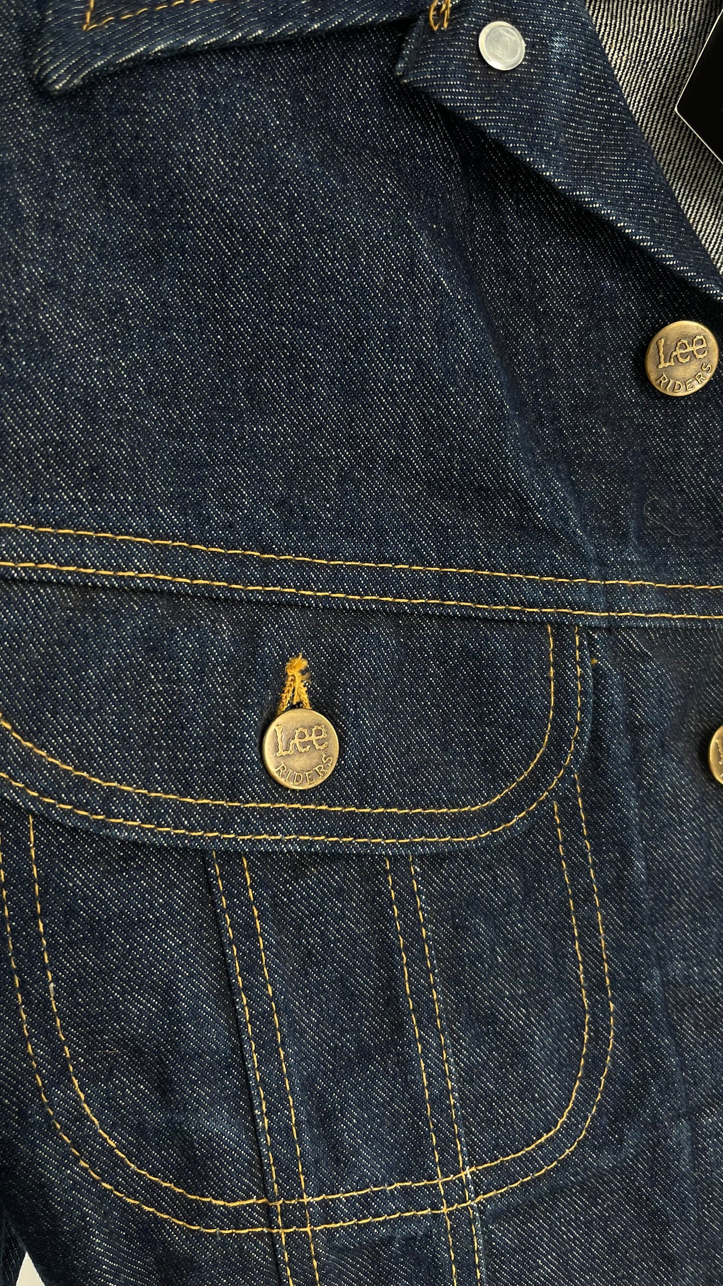 Vintage 1970s LEE Dark Wash PATD 153438 Denim Jacket with Contrast Stitching USA Union Made (38)