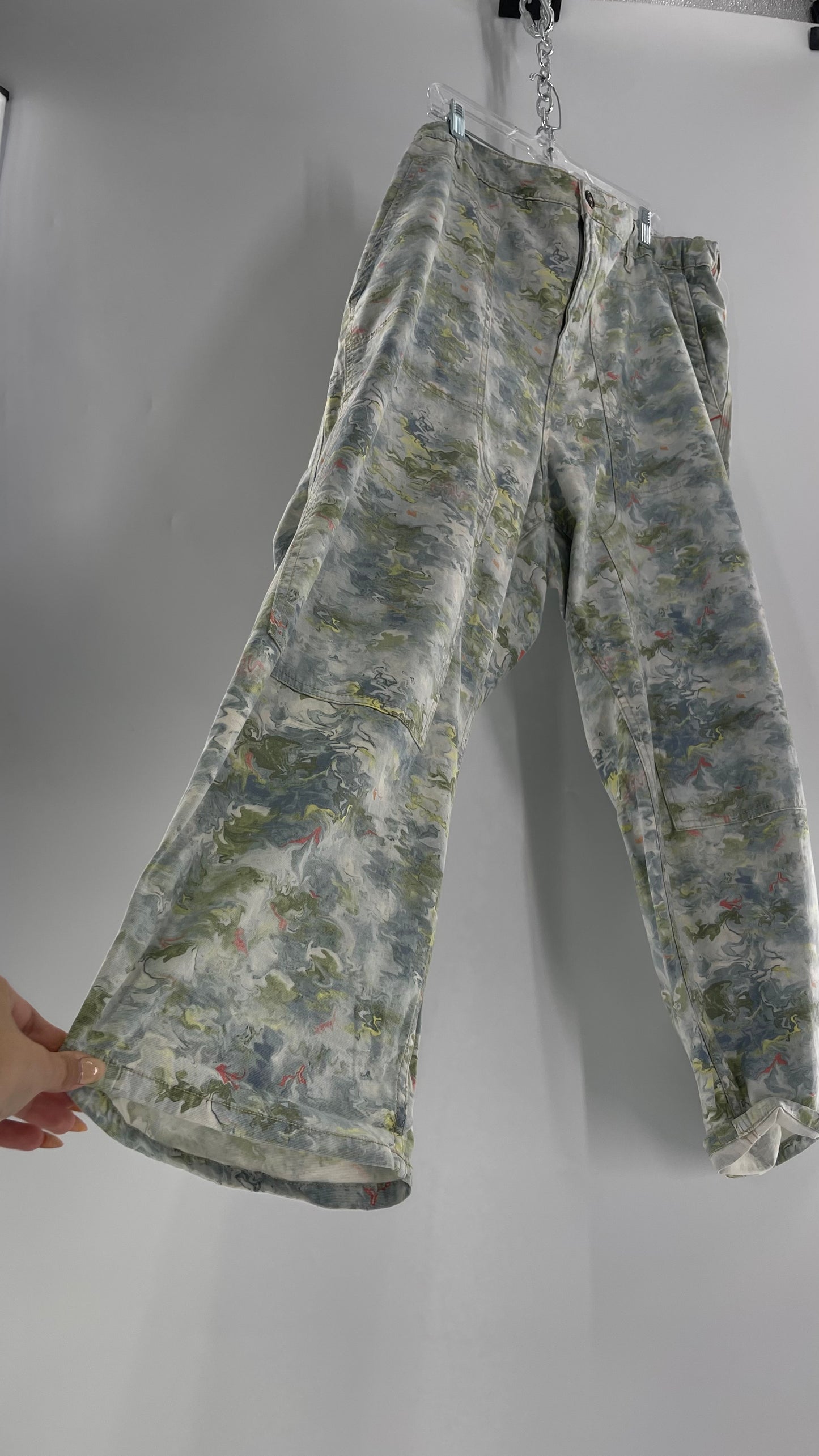 Pilcro Anthropologie Lilly Pad Pond Painted Water Color Cargos (26W)