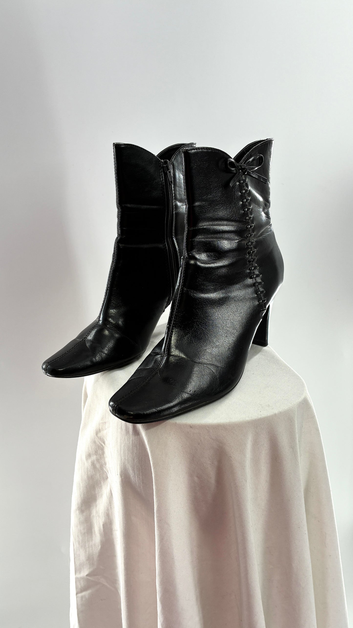Vintage EXPRESSIONS Black Square Toe Kitten Heel Boots with Lace Up, Bow Side Details (8)