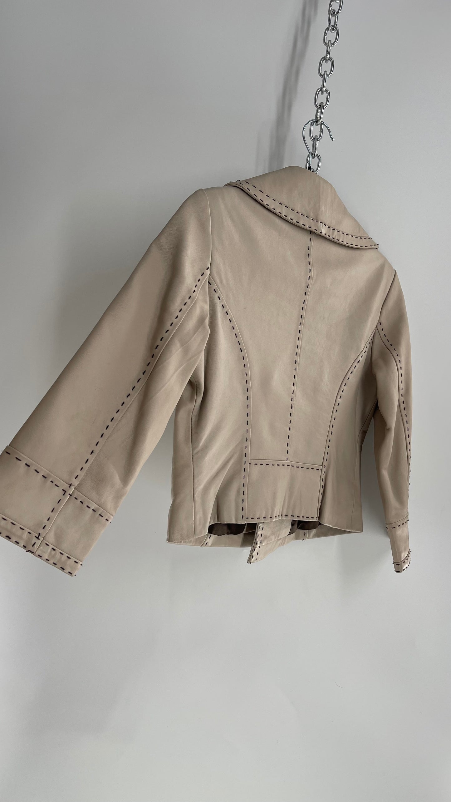 Vintage 1990s Wilsons Leather Beige Short Jacket with Exaggerated Collar, Embossed Buttons and Contrast Stitching (XS)
