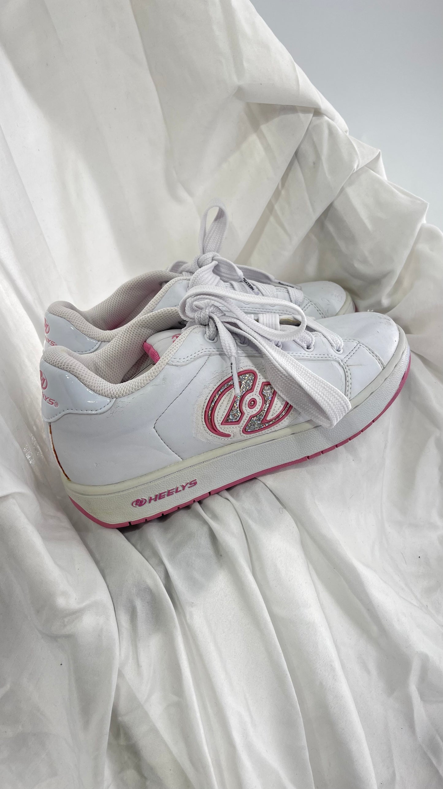 Vintage Scuffed Up White Pink Glitter Heelys (7)