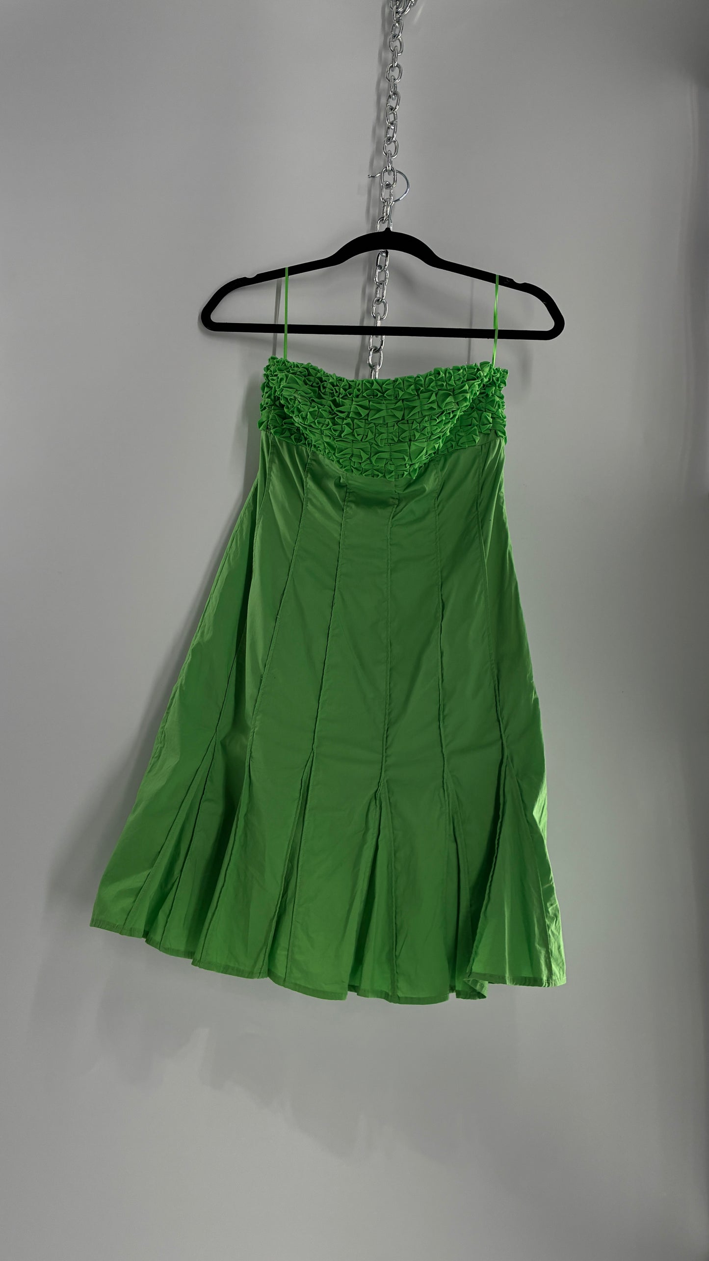 Vintage VENUS Green Pleated Mini Dress with Ruffled Bust Detail and Flared Out Hem (4)