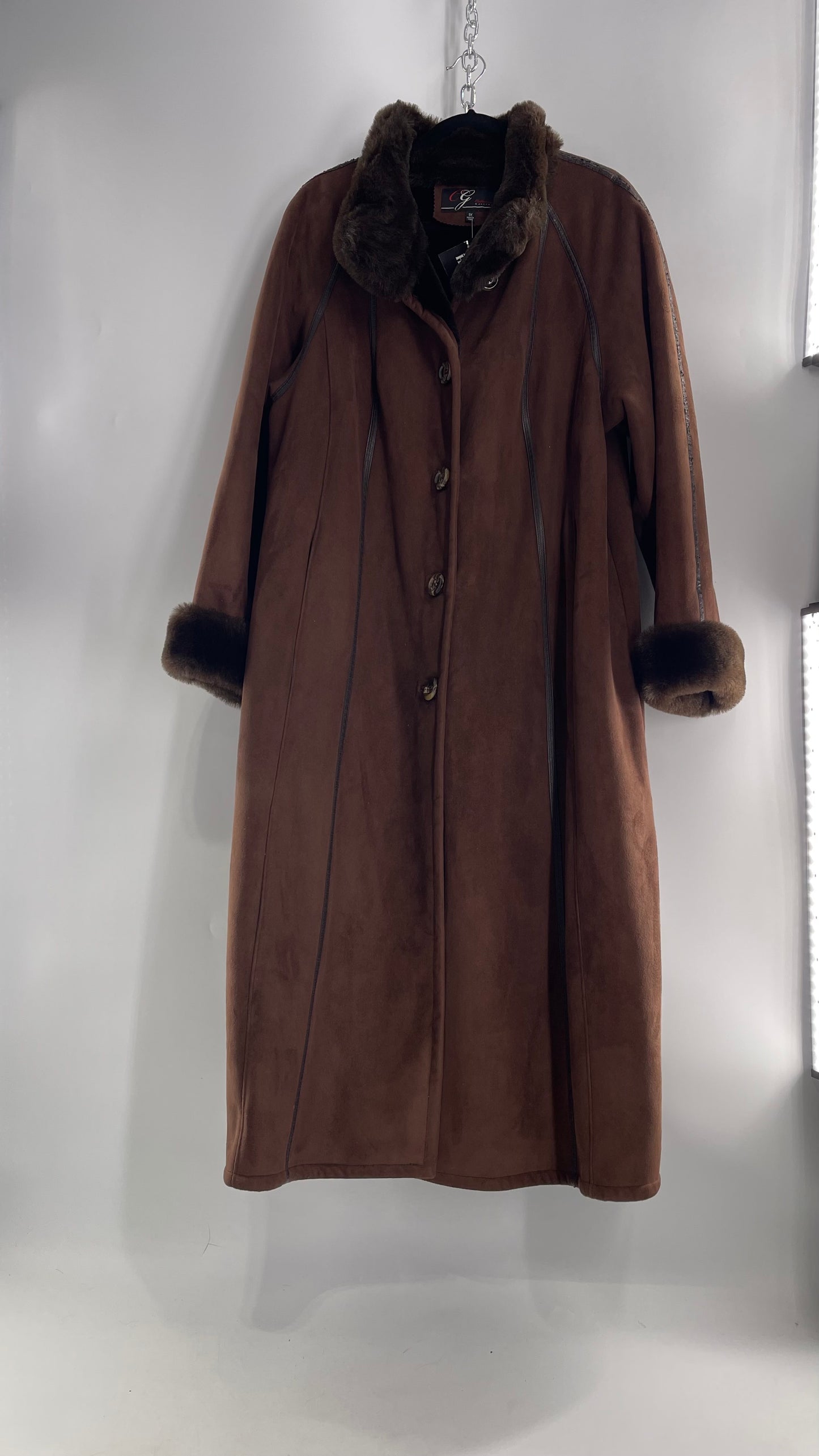 Vintage CG Collection Brown Coat with Faux Leather Piping and Faux Fur Cuffs and Collar (C)(XL)