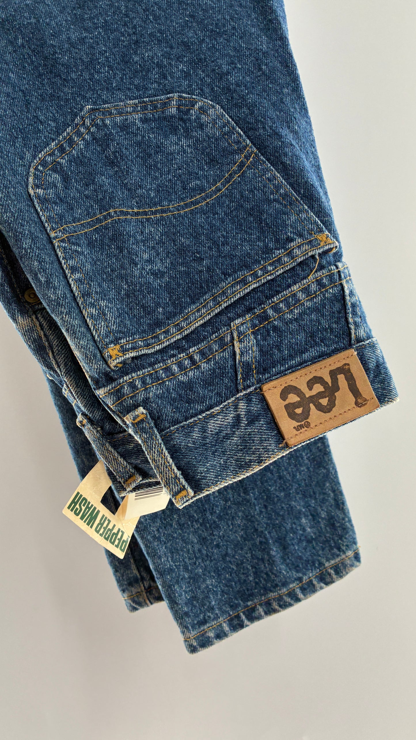Deadstock Vintage 1980s Lee Stone Wash Mom Jean (12P)