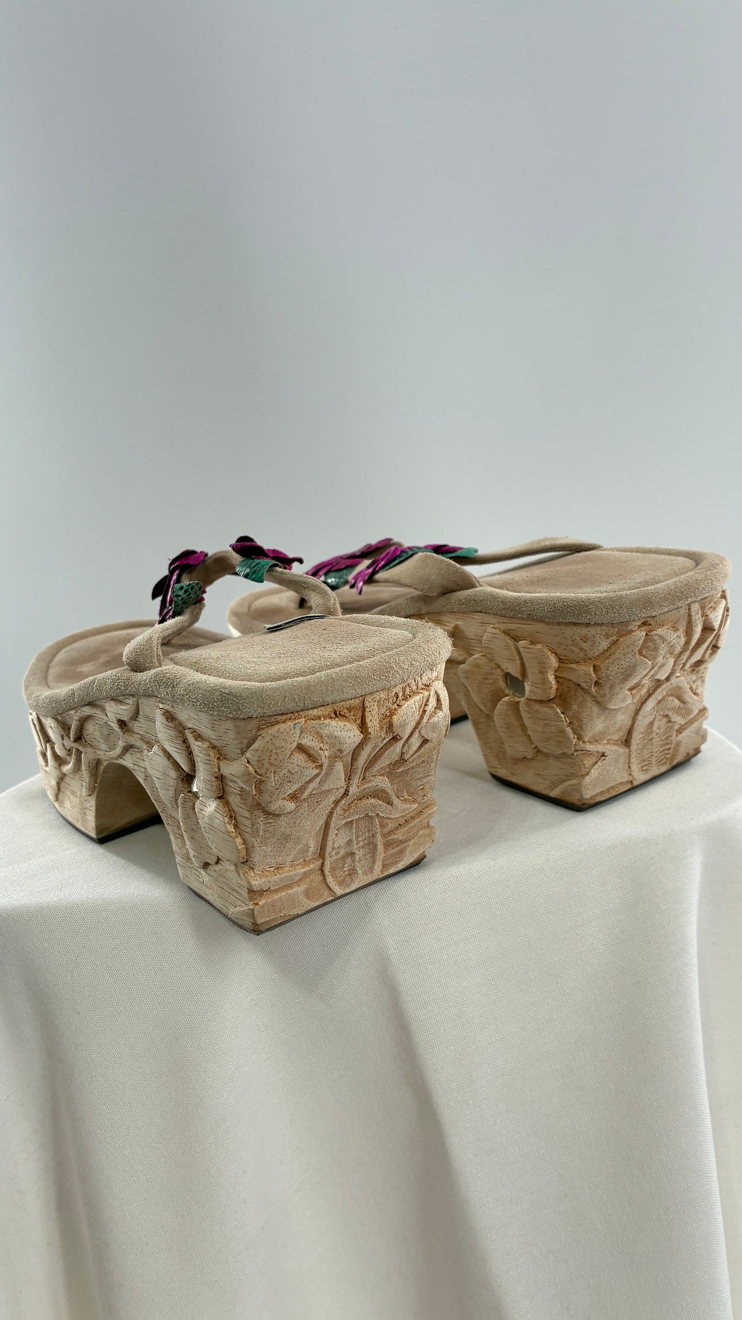 RARE Vintage VALERIA LACERDA Wooden Platform Sandal with Engraved Florals, Fuchsia Flowers and Mirror Details (7)