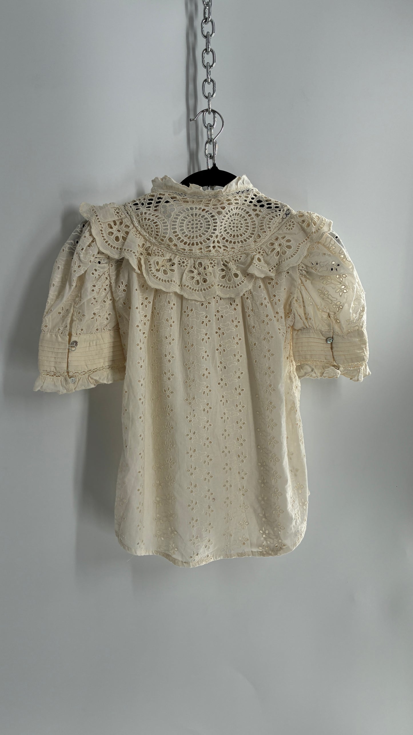 Love the Label Off White Button Front Puff Sleeve, Lace Eyelet Blouse (XS)