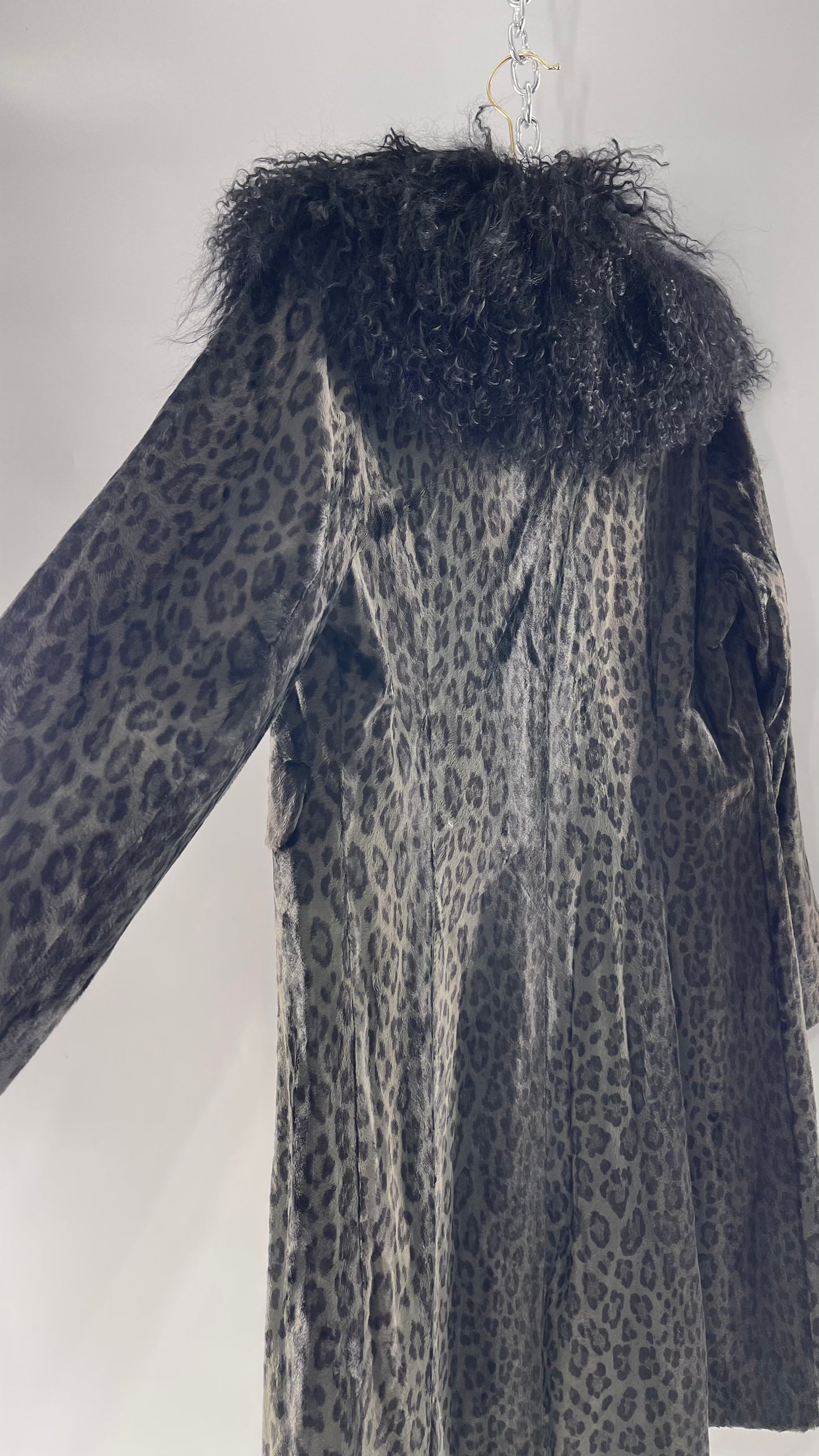 Vintage Romanian RAMOSTEPH Black/Gray Leopard Print Coat with Mongolian Fur Collar (Medium)