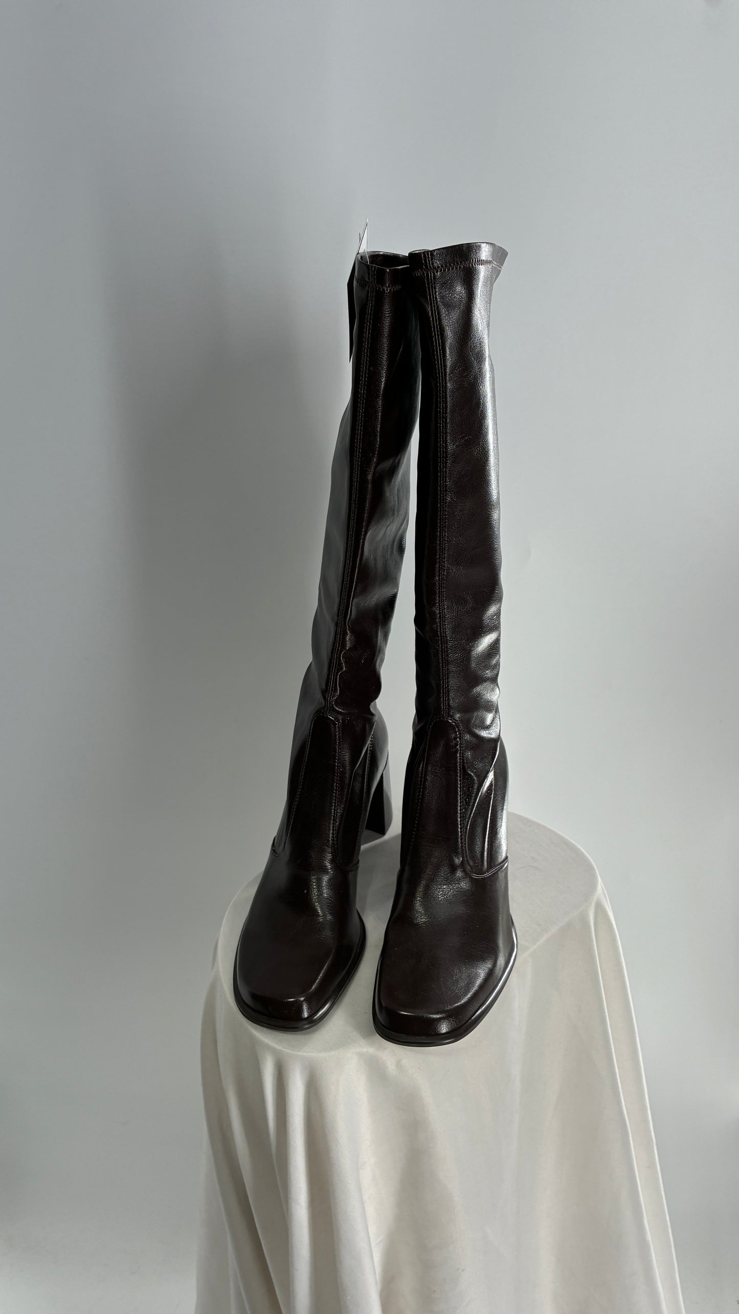Vintage FRANCO SARTO Made in Brazil Square Toe Knee High Boots with Block Heel (8.5)