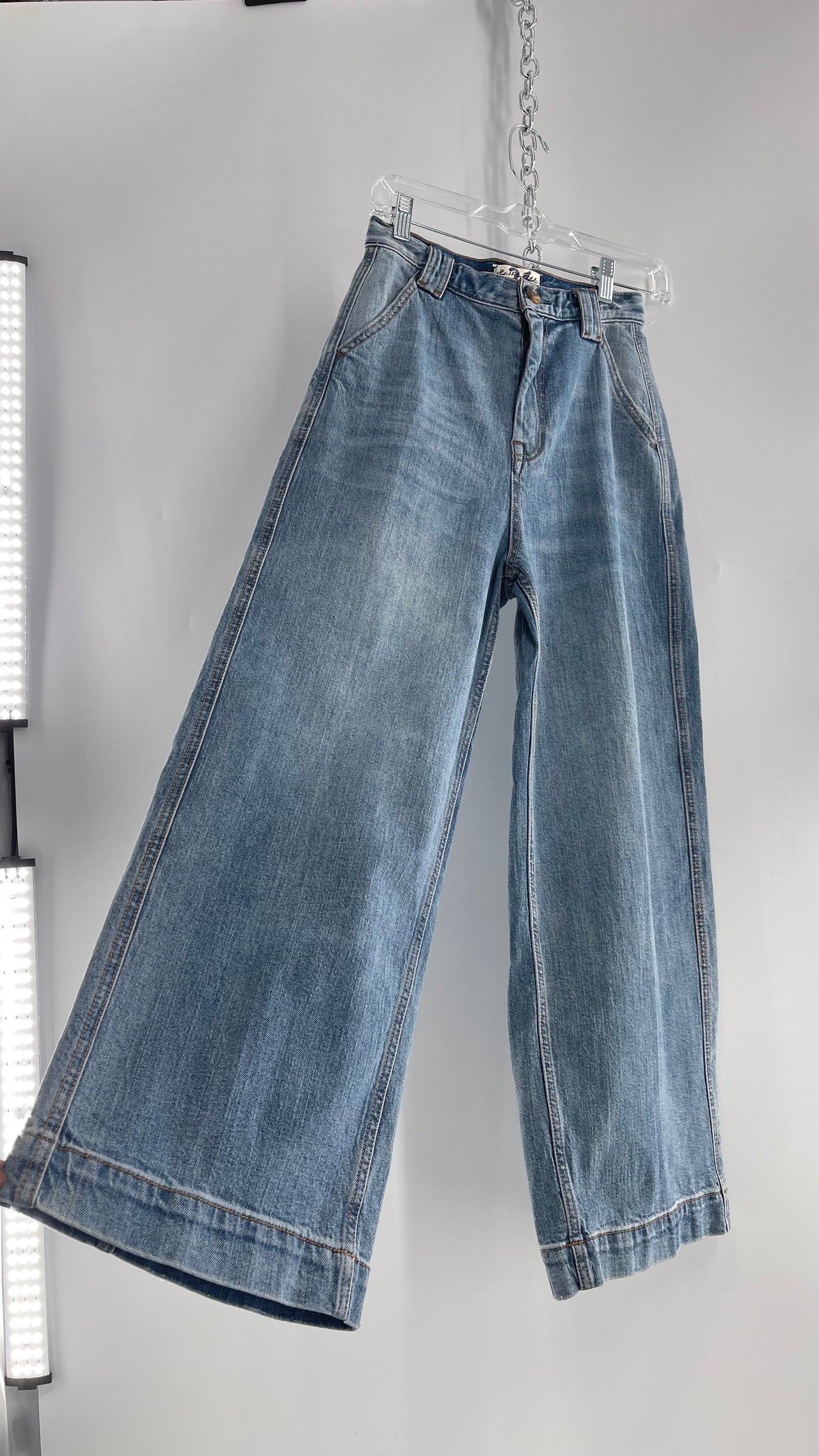 Free People Light Wash Wide Leg Slouchy Jeans (26)