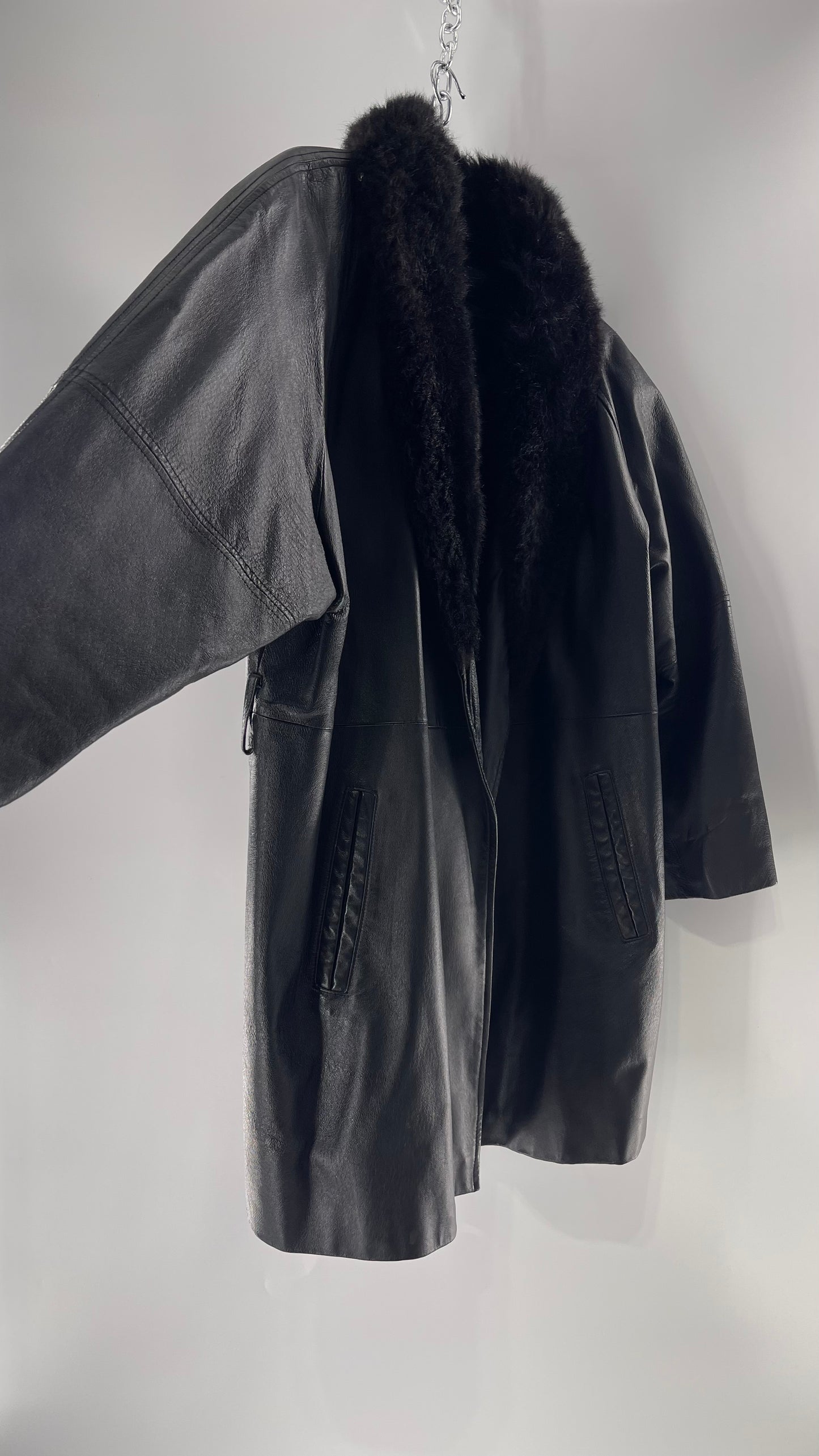 FITZWRIGHT Vintage Black Leather Coat with New Zealand Opposum Fur Collar and Faux Fur Belt (C)(Large)