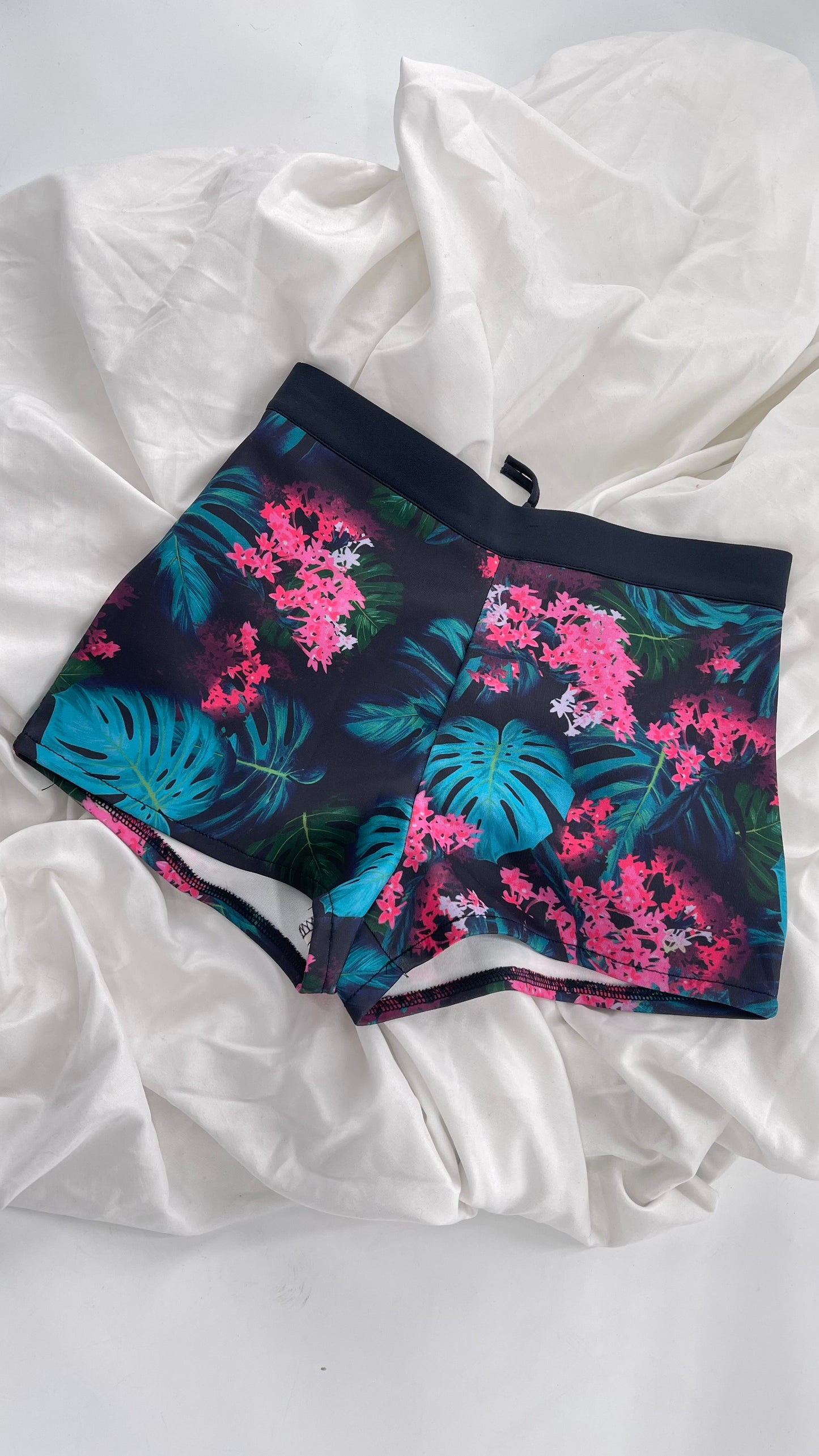 Modern Amusement Tropical Navy Swim Shorts with Wet Suit Zipper (Medium)