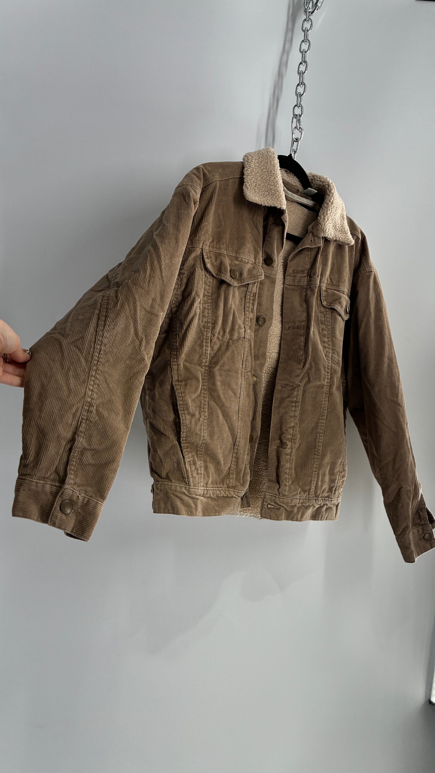 Vintage Brown Corduroy Jacket with Sherpa Lining and Collar (Adult S)