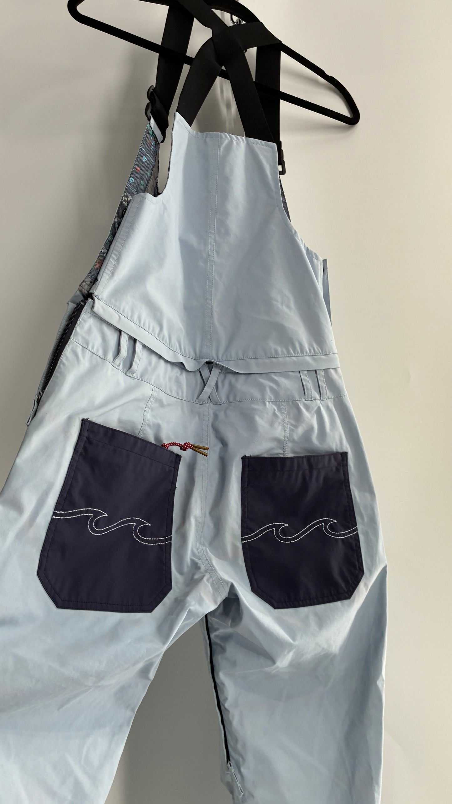 BILLABONG Light Blue Snowboarding Jumpsuit with Detachable Overalls (Small)