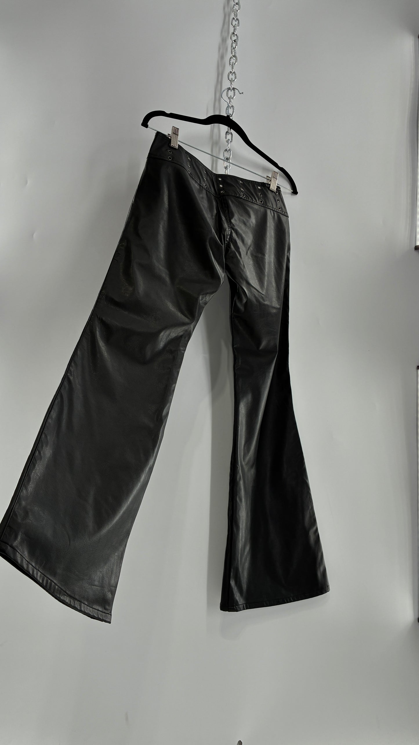 Vintage Toba&Co Tobacco Faux Leather Low Rise Zip Front Kick Flares with Wide Grommet Covered Bronze Circle Buckle Belt (S)
