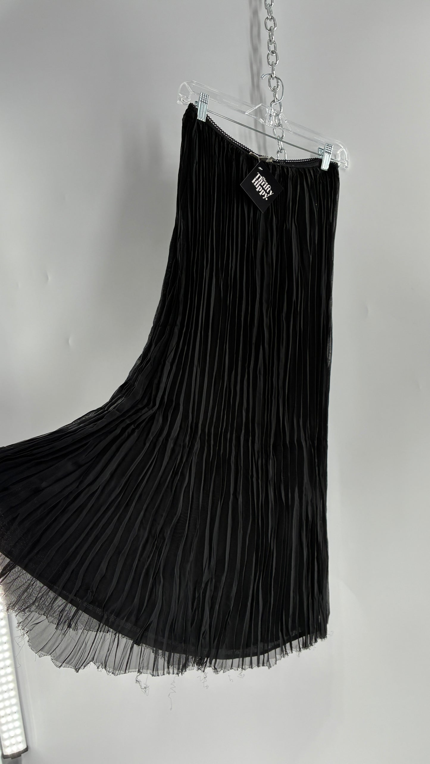 Vintage WORTHINGTON Black Crimped Skirt (S/M)