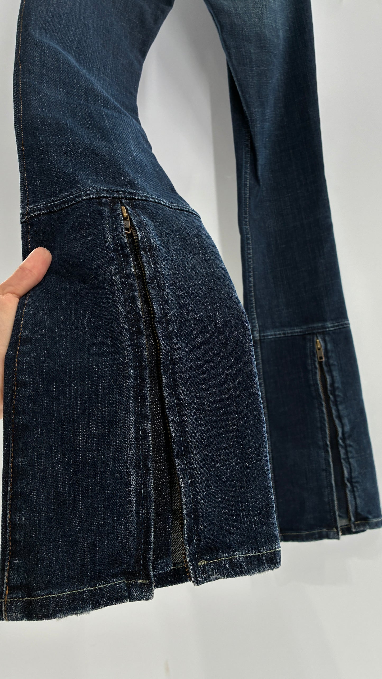 Vintage Mavi Low Rise Jeans with Zippered Bum and Ankle Details (25)