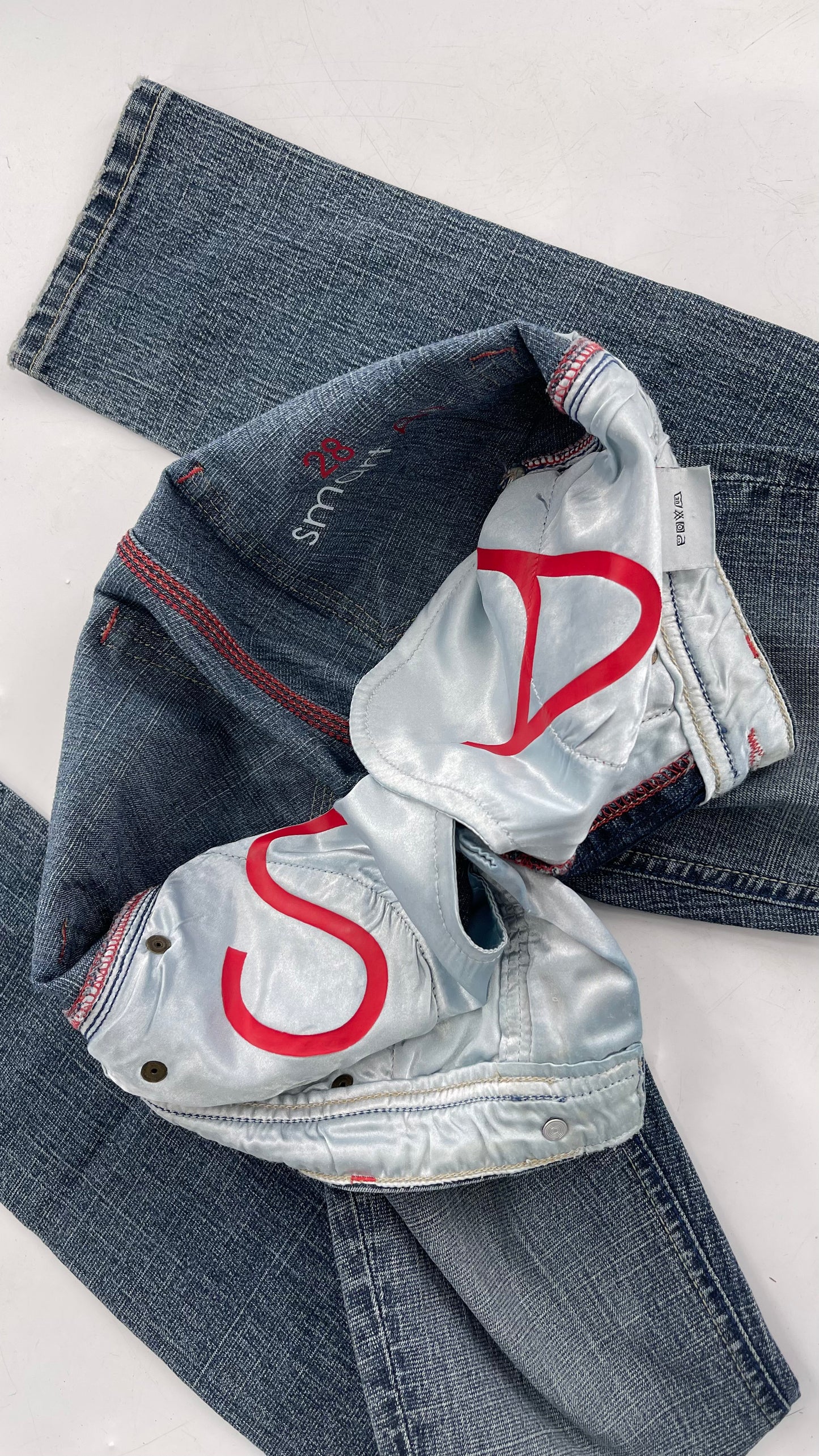 Vintage Smart AS JEANS Light Wash with Silver Metallic Female Posing Silhouette and Paulina Field Embroidery (28)
