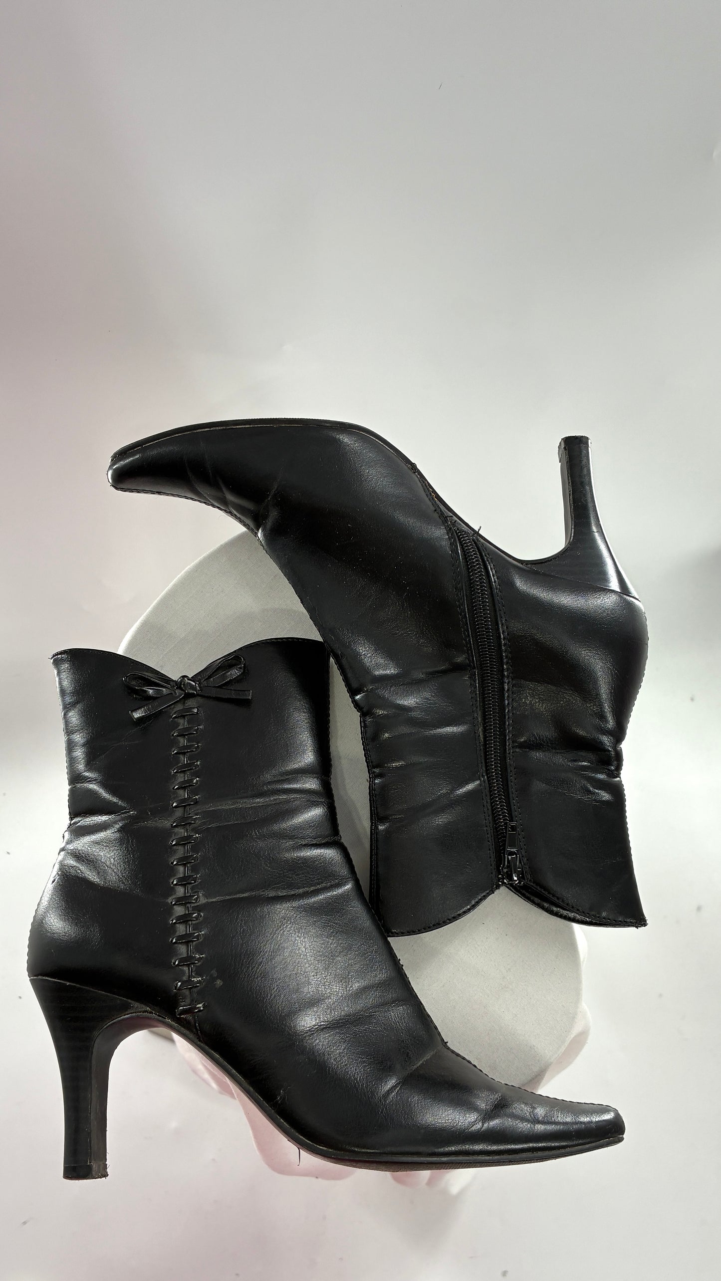 Vintage EXPRESSIONS Black Square Toe Kitten Heel Boots with Lace Up, Bow Side Details (8)