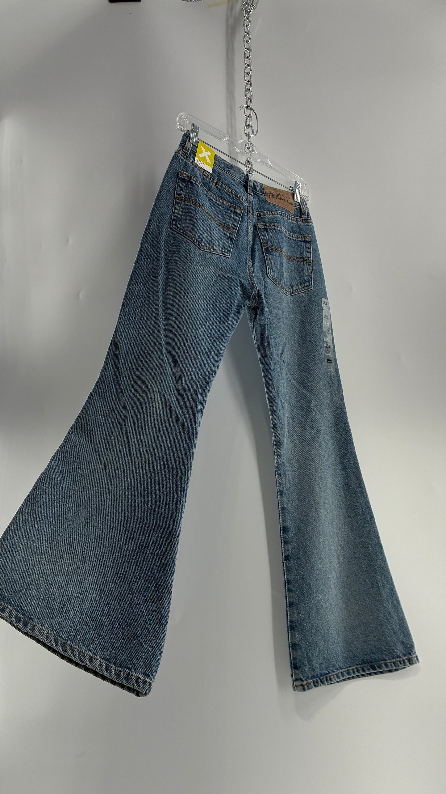 Deadstock Vintage Express Bleus Light Wash Short Flares Made in Mexico (5/6)