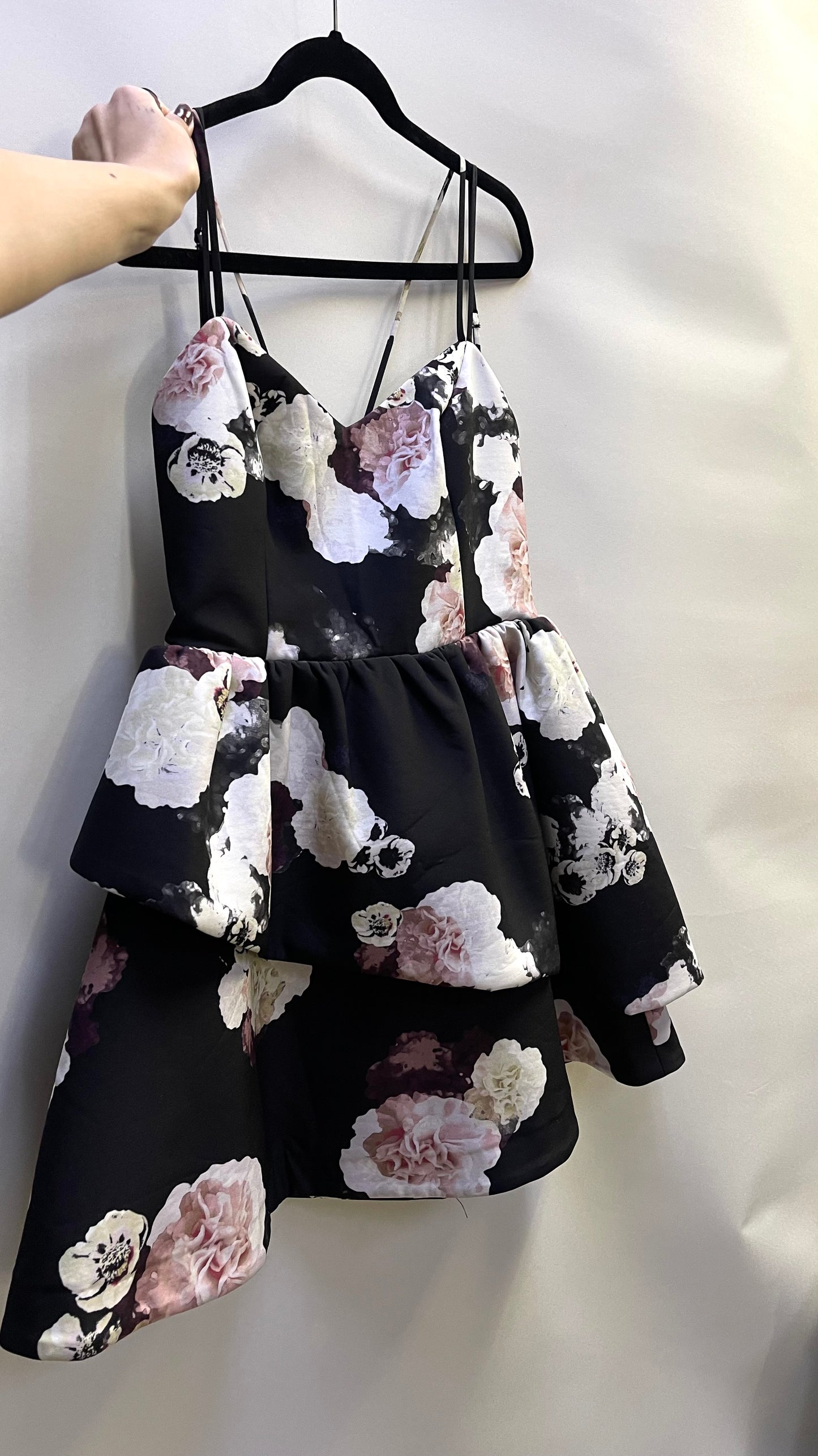 Keepsake - Anthropologie - Black Floral Backless Spaguetti Straps Ruffle Detail Mini Dress (Size L)