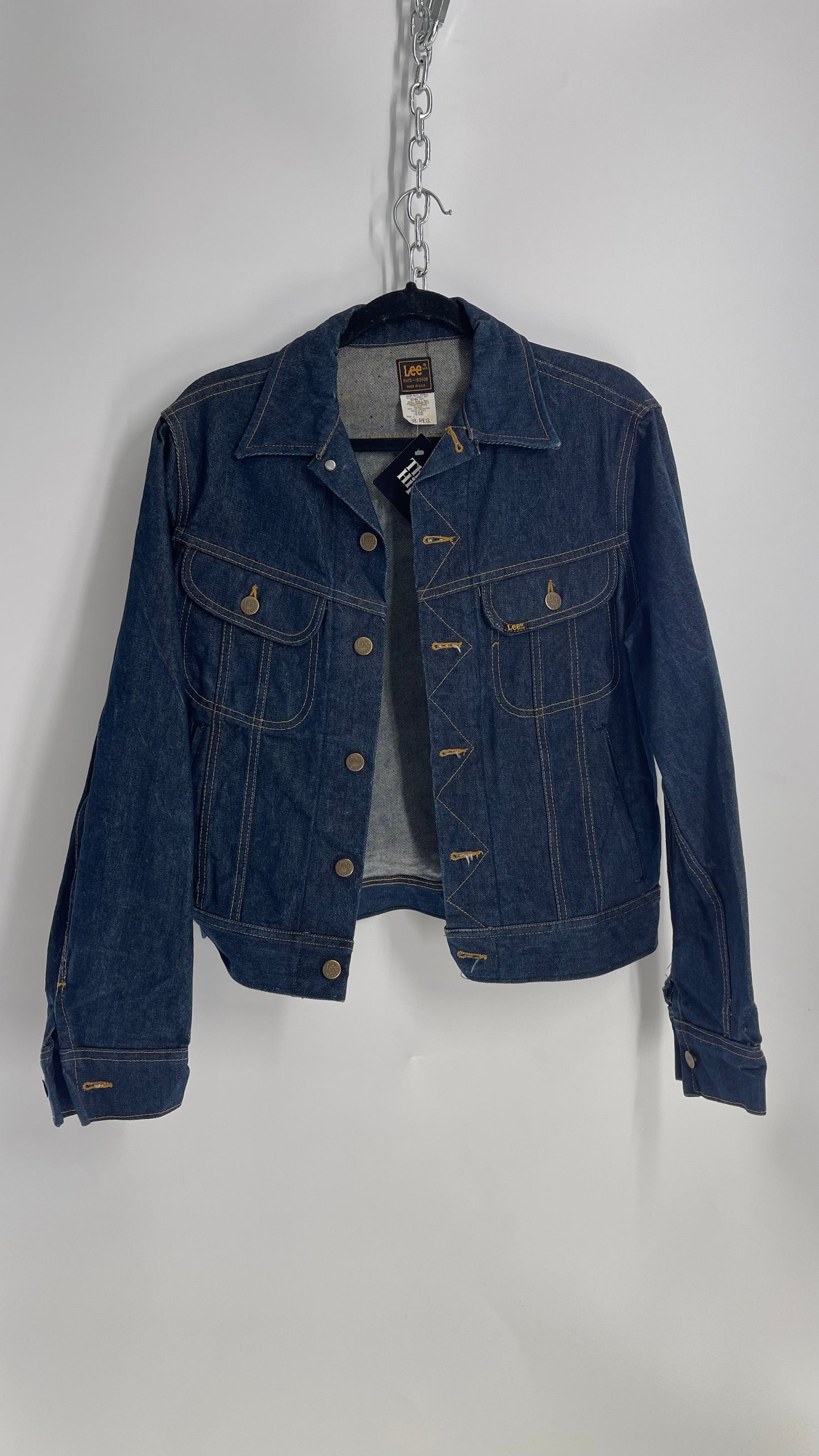 Vintage 1970s LEE Dark Wash PATD 153438 Denim Jacket with Contrast Stitching USA Union Made (38)