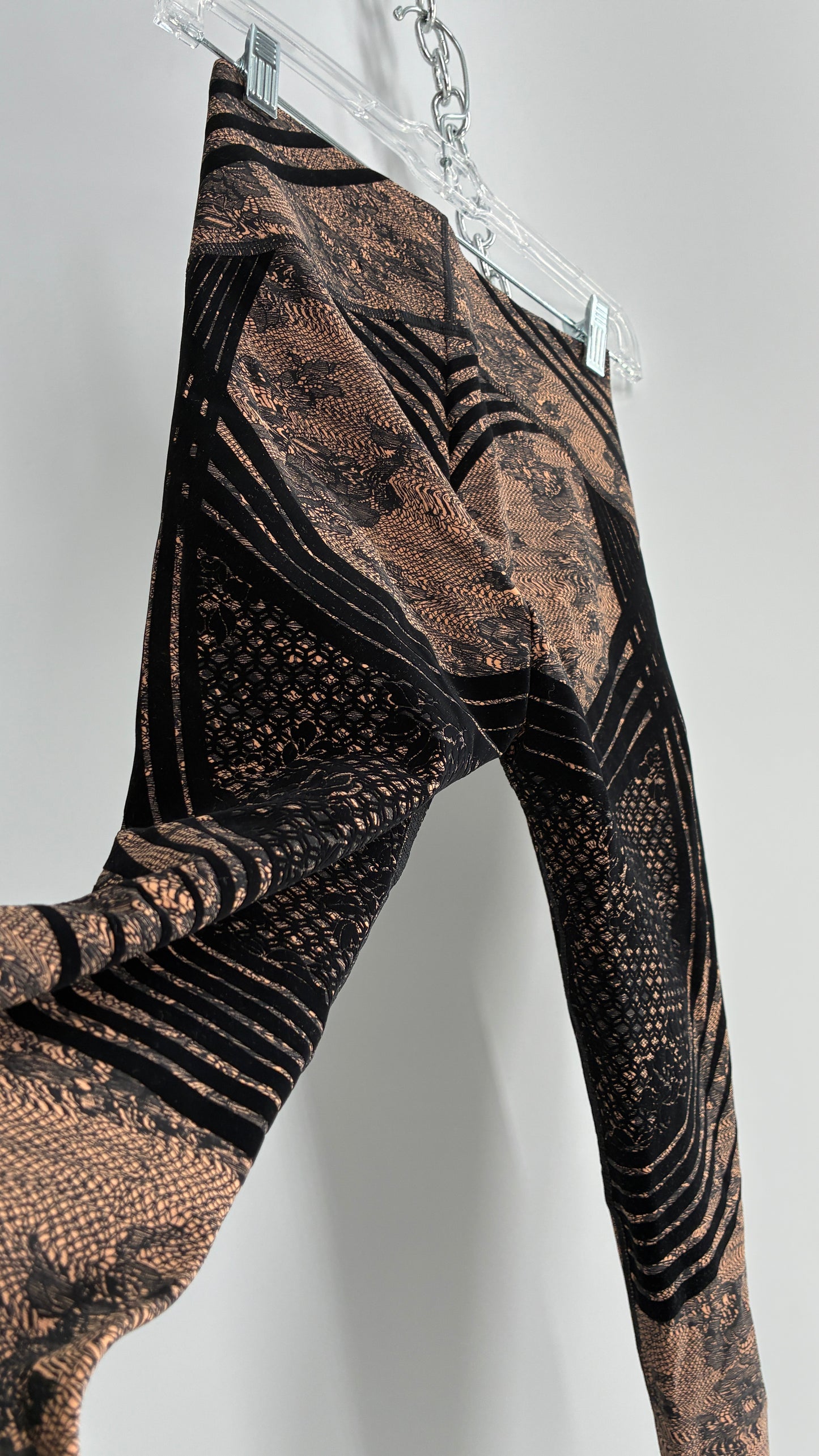 SAVAGE X FENTY Lace Patterned Legging with Sculpting Velvet Design (8-10)