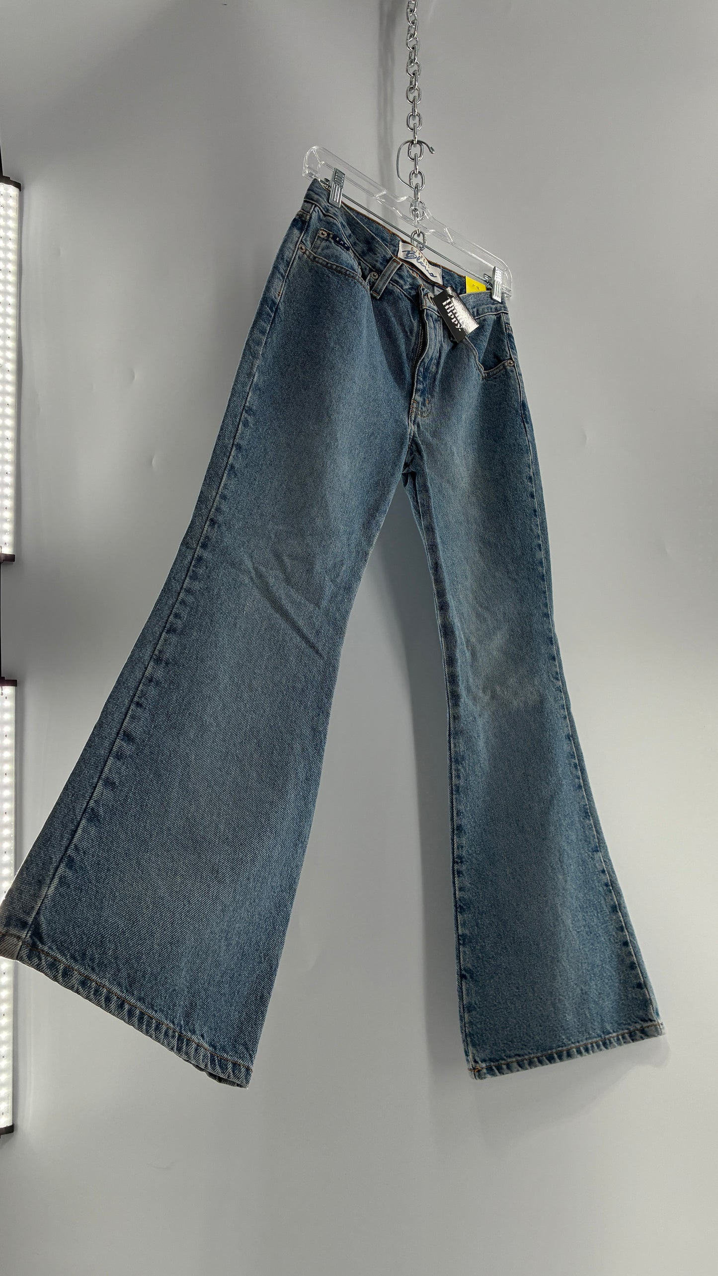 Deadstock Vintage Express Bleus Light Wash Short Flares Made in Mexico (5/6)