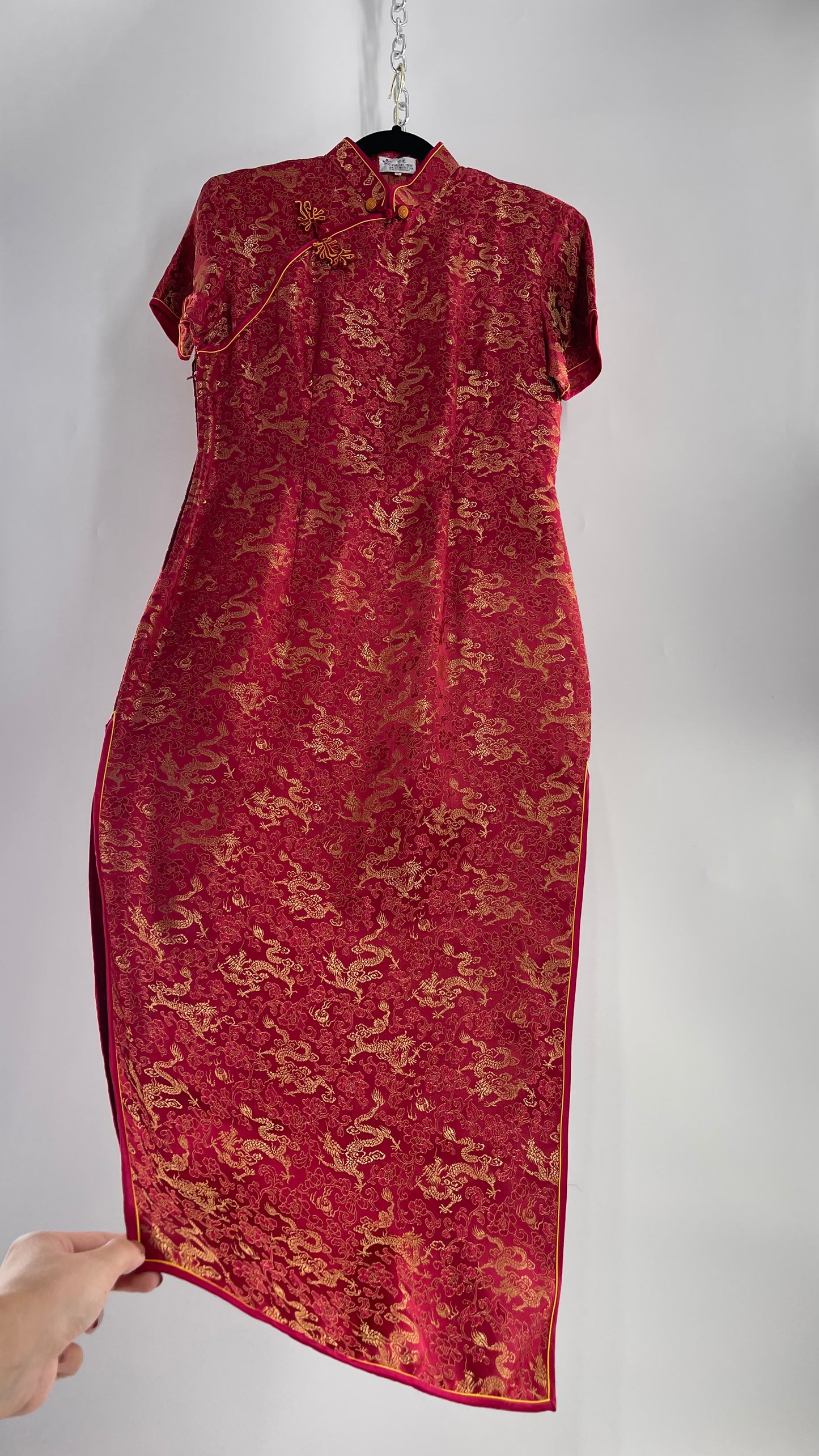 Vintage 1980s Chinese Red Silk Dragon Motif Printed/Embroidered Qipao (XL)