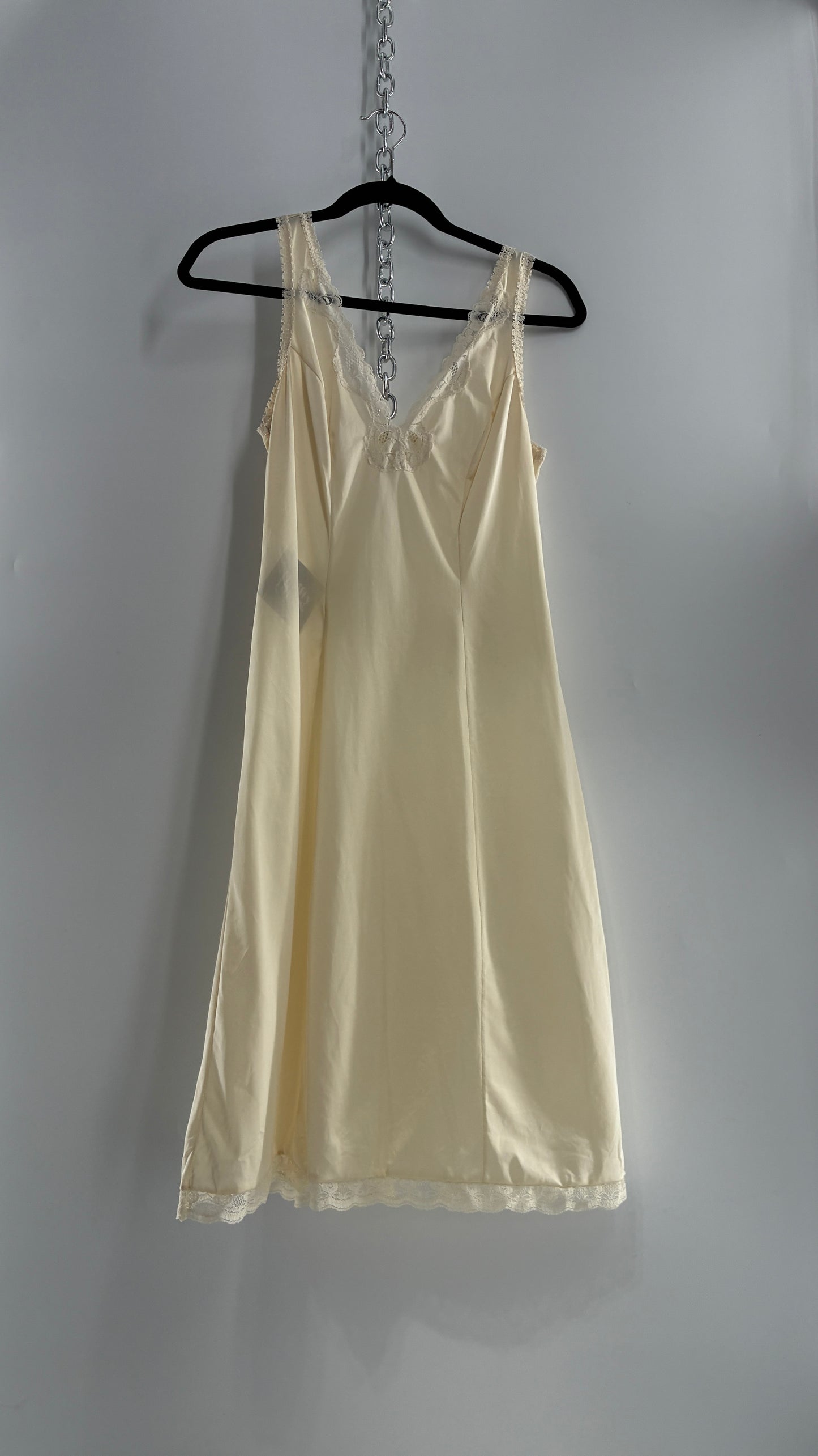 Vintage 1960s JENELLE of CALIFORNIA Slip Lace Trimmed Dress (Small)