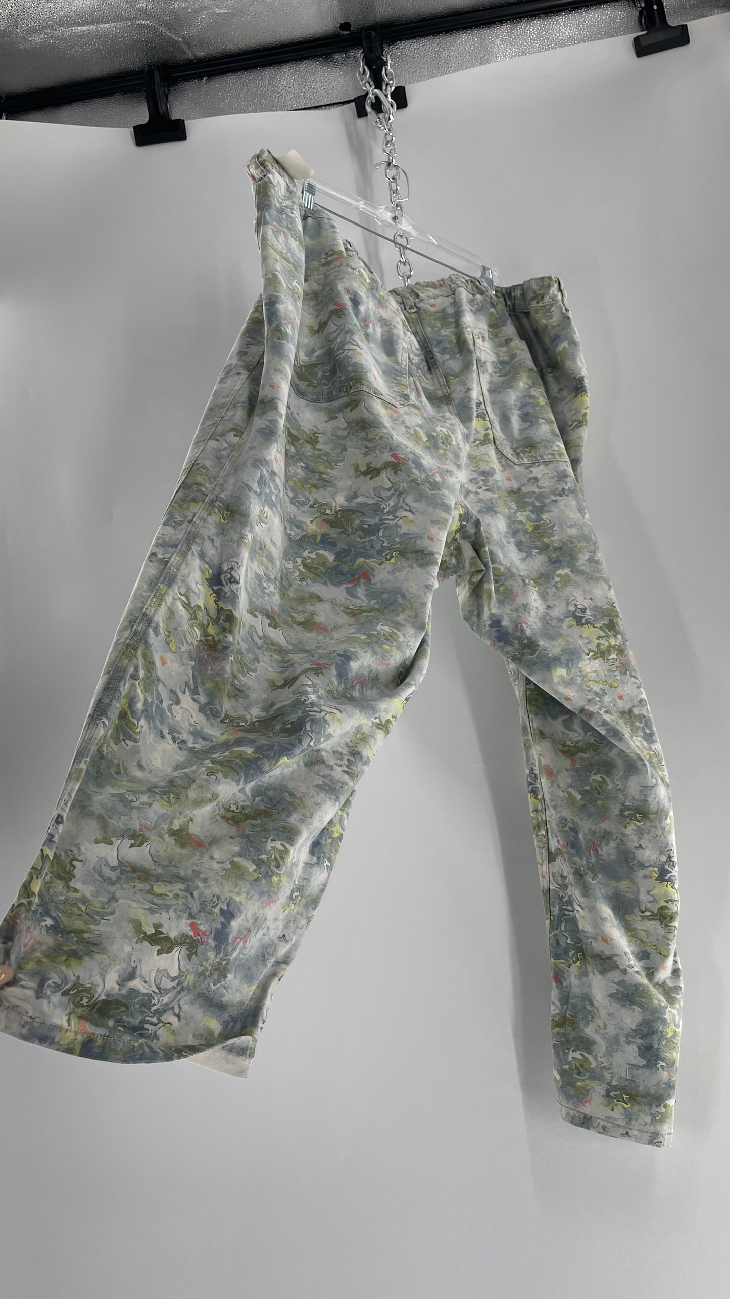 Pilcro Anthropologie Lilly Pad Pond Painted Water Color Cargos (26W)