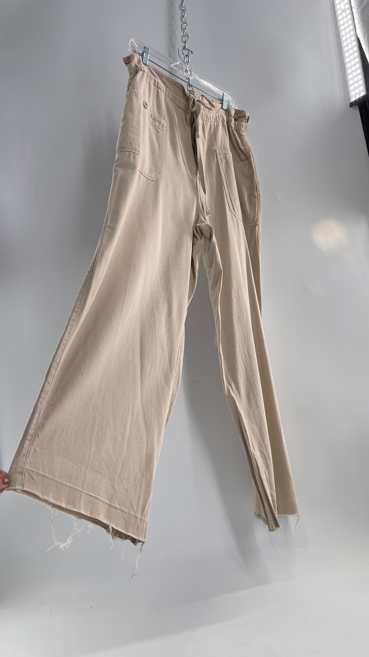 Free People Cream Flare Button Up Wide Legs with Drawstring Waistline 55% Cotton 10% Linen 35% Viscose (L)