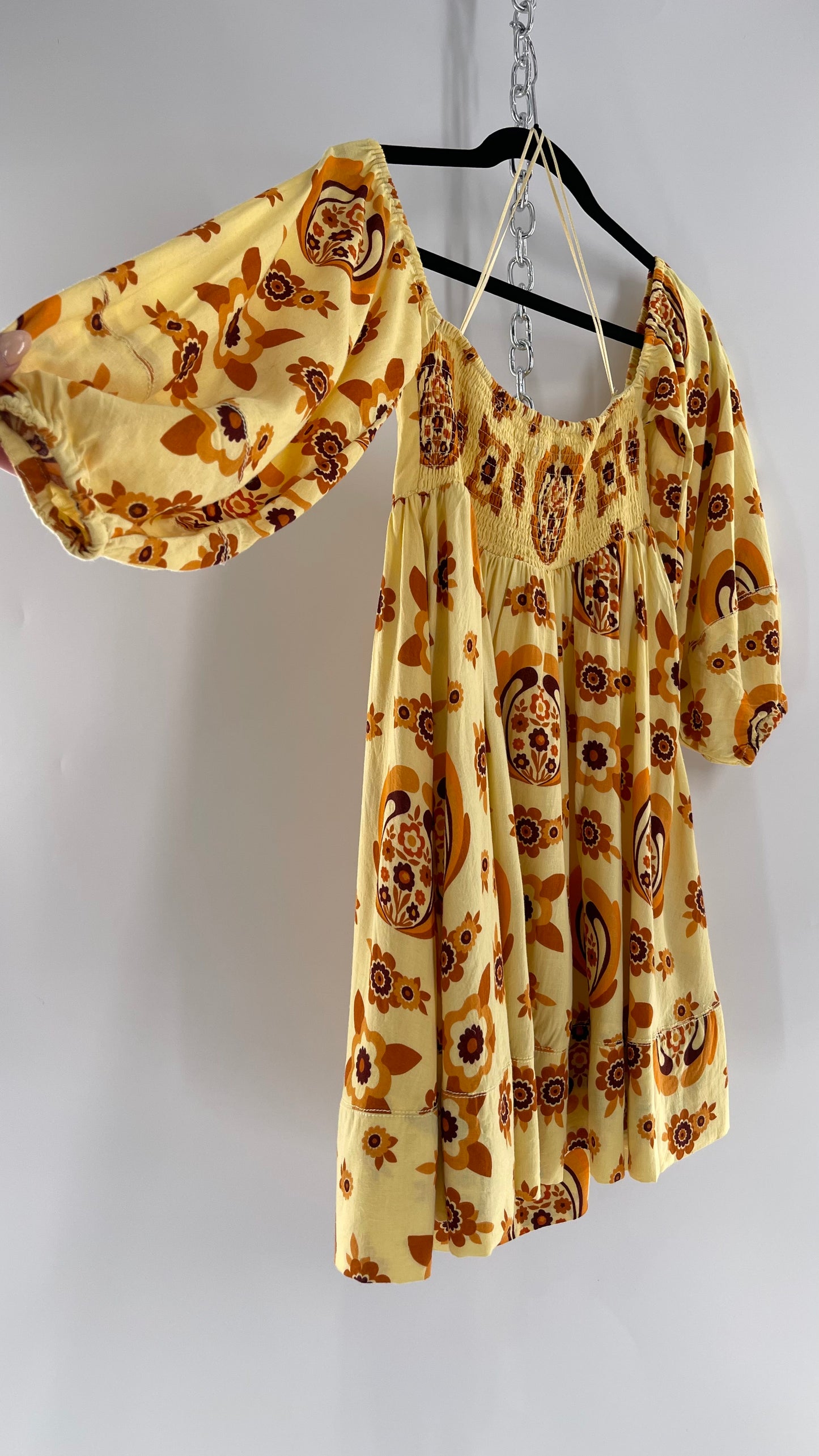 Urban Outfitters 1970s Puff Sleeve Retro Printed Babydoll Mini (Small)