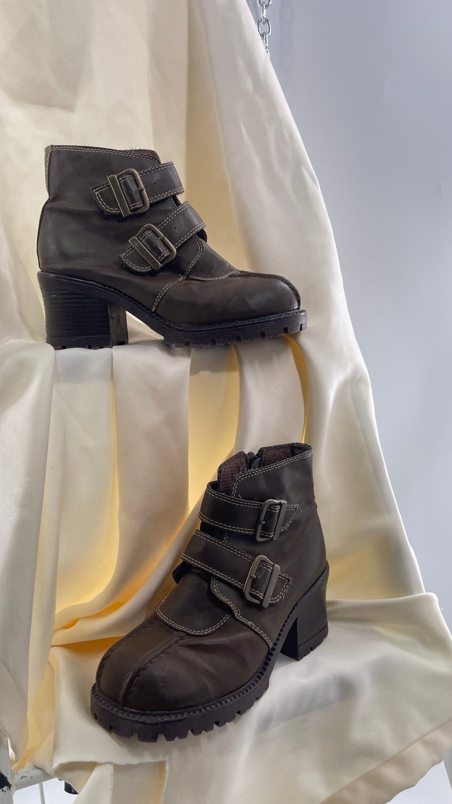Vintage No Boundaries Brown Chunky Heel Platform Cross Front Buckle Boots (7)
