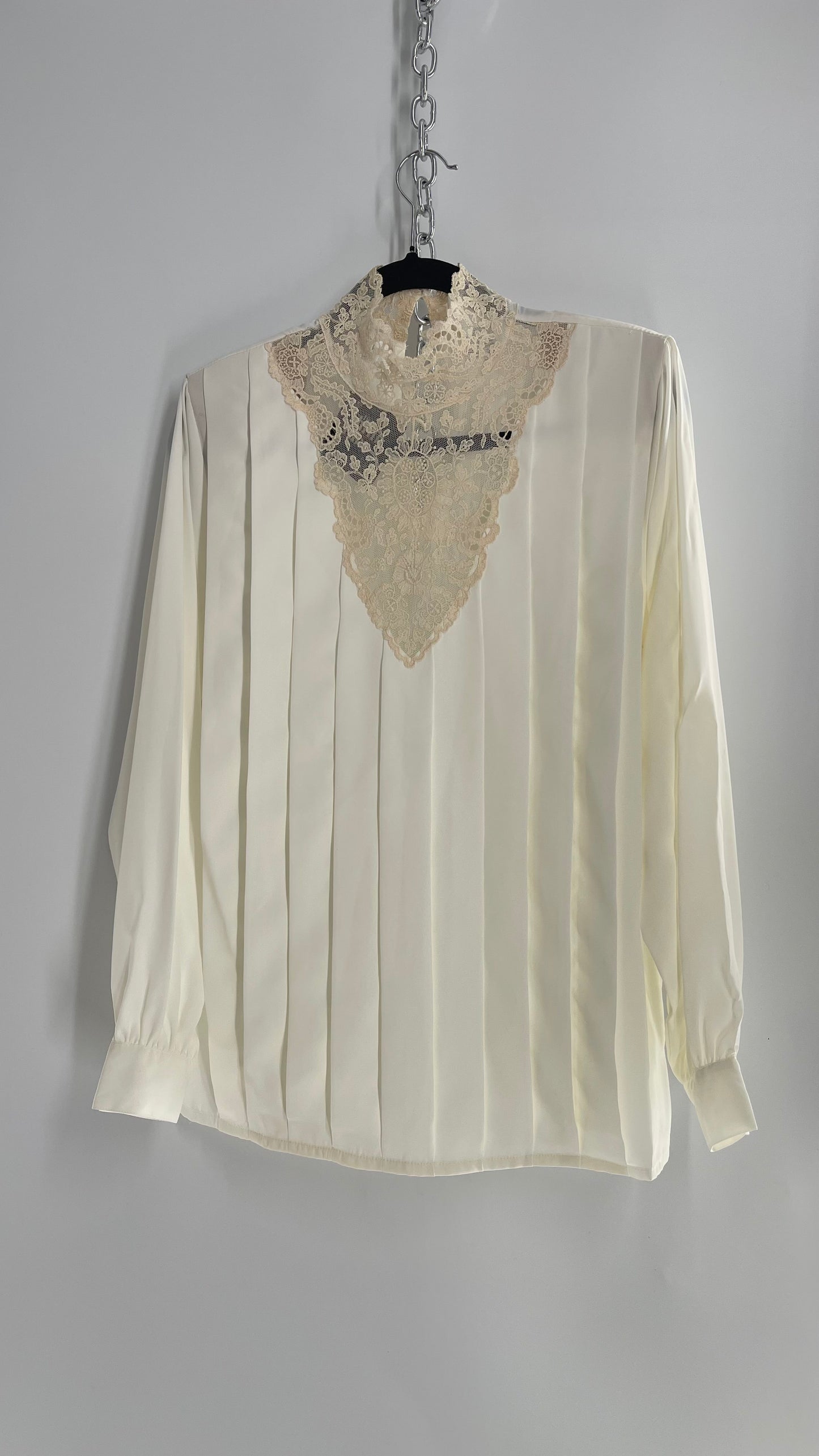 Vintage Off White Pleated Front Lace Neckline Blouse (10)