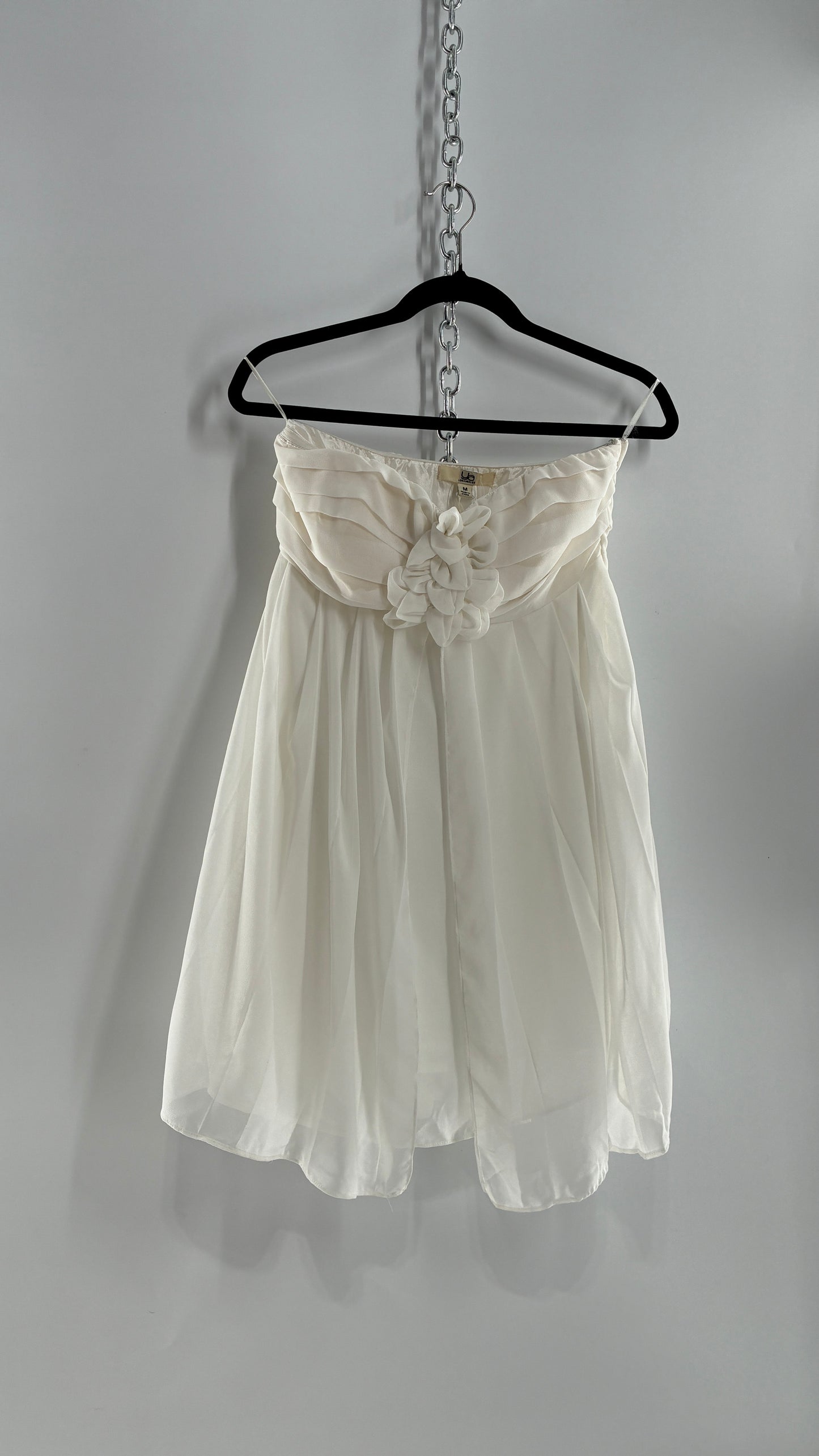 Deadstock Vintage 1990 YA LOS ANGELES White Vented Mini Dress with Petal Appliqué Detail (Medium)