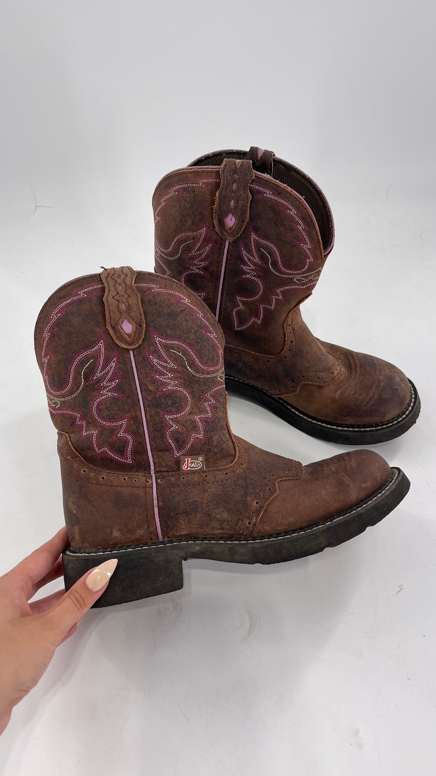 Justin Gypsy Edition Brown Leather Short Cowboy Boot with Pink Embroidery/Stitching (9)